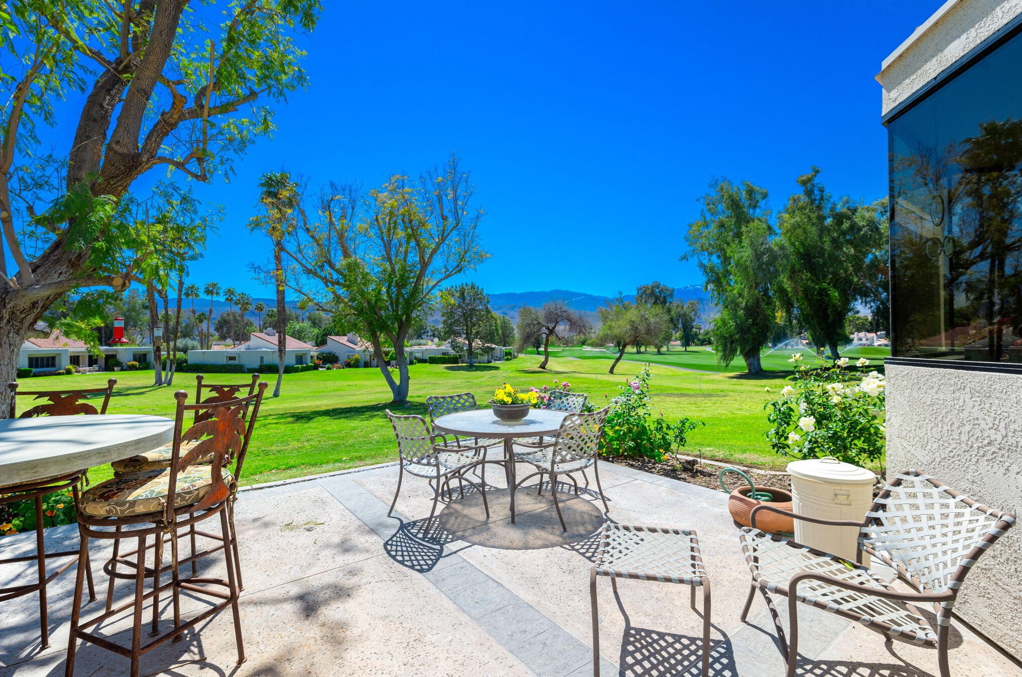 727 Inverness Dr, Rancho Mirage, CA 92270-1440