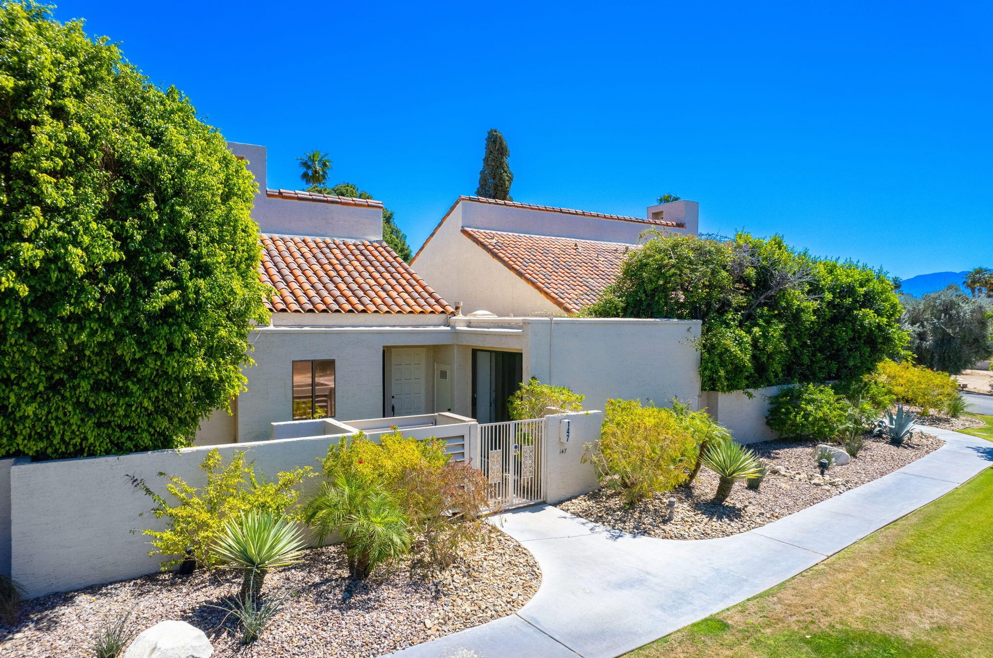 147 Desert W Dr, Rancho Mirage, CA 92270
