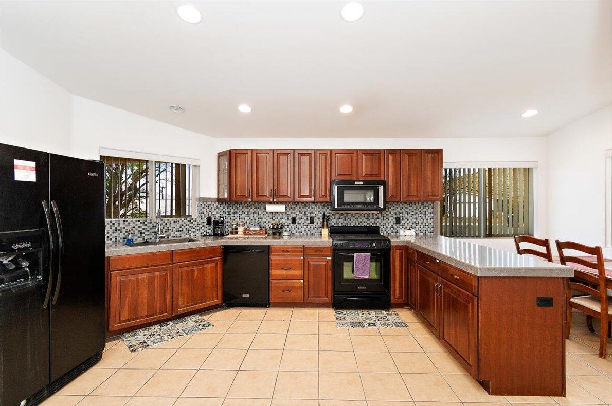 9056 Calle Barranca, Desert Hot Springs CA  92240-1639 exterior