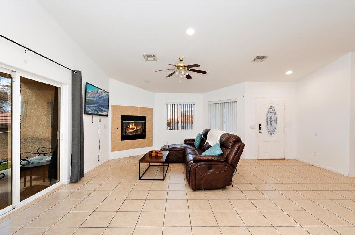 9056 Calle Barranca, Desert Hot Springs CA  92240-1639 exterior