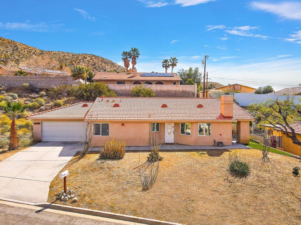 9056 Calle Barranca, Desert Hot Springs CA  92240-1639 exterior