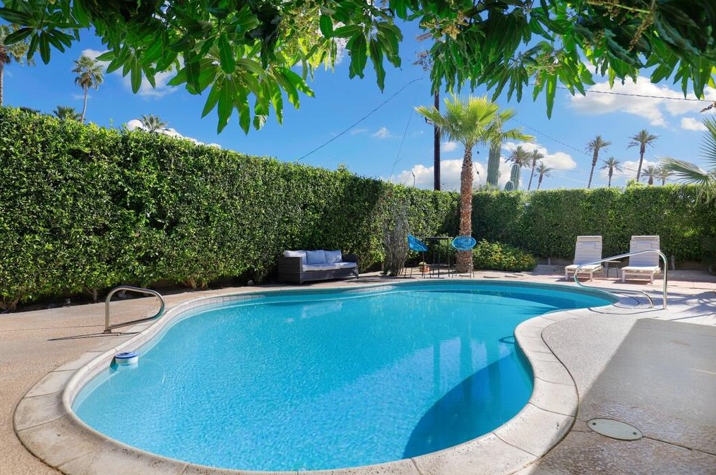 69980 Pomegranate Ln, Cathedral City, CA 92234-1728