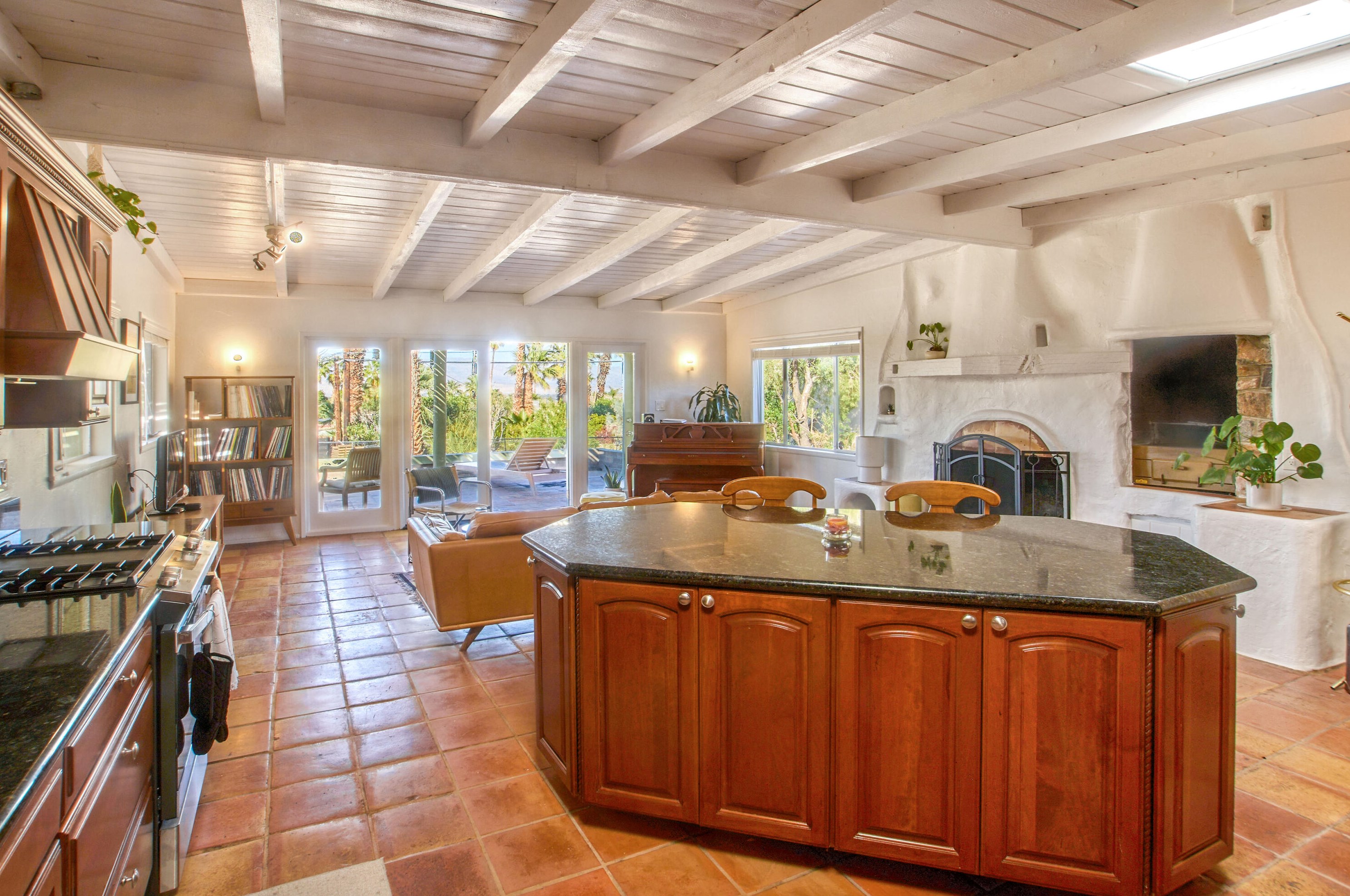 68088 Grandview Ave, Cathedral City, CA 92234-2326