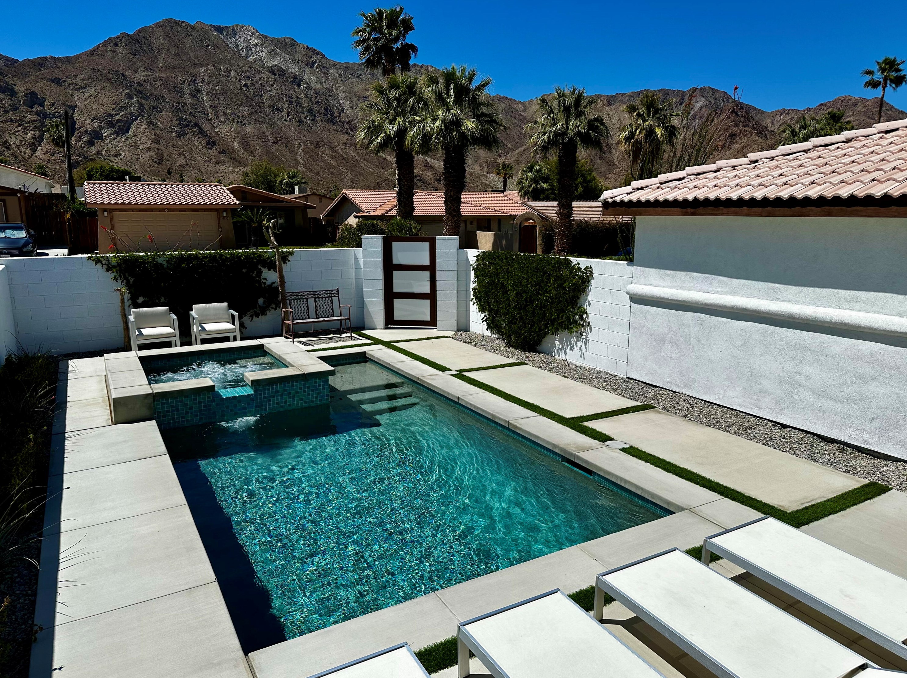 53620 Avenida Alvarado, La Quinta CA  92253-3597 exterior