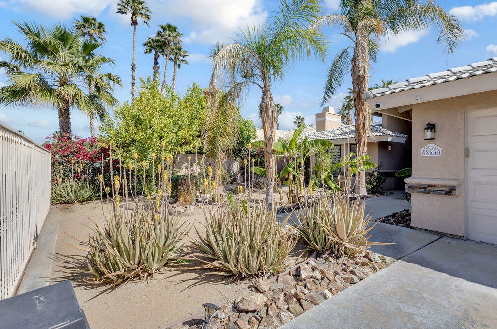 68650 Panorama Rd, Cathedral City, CA 92234-8151