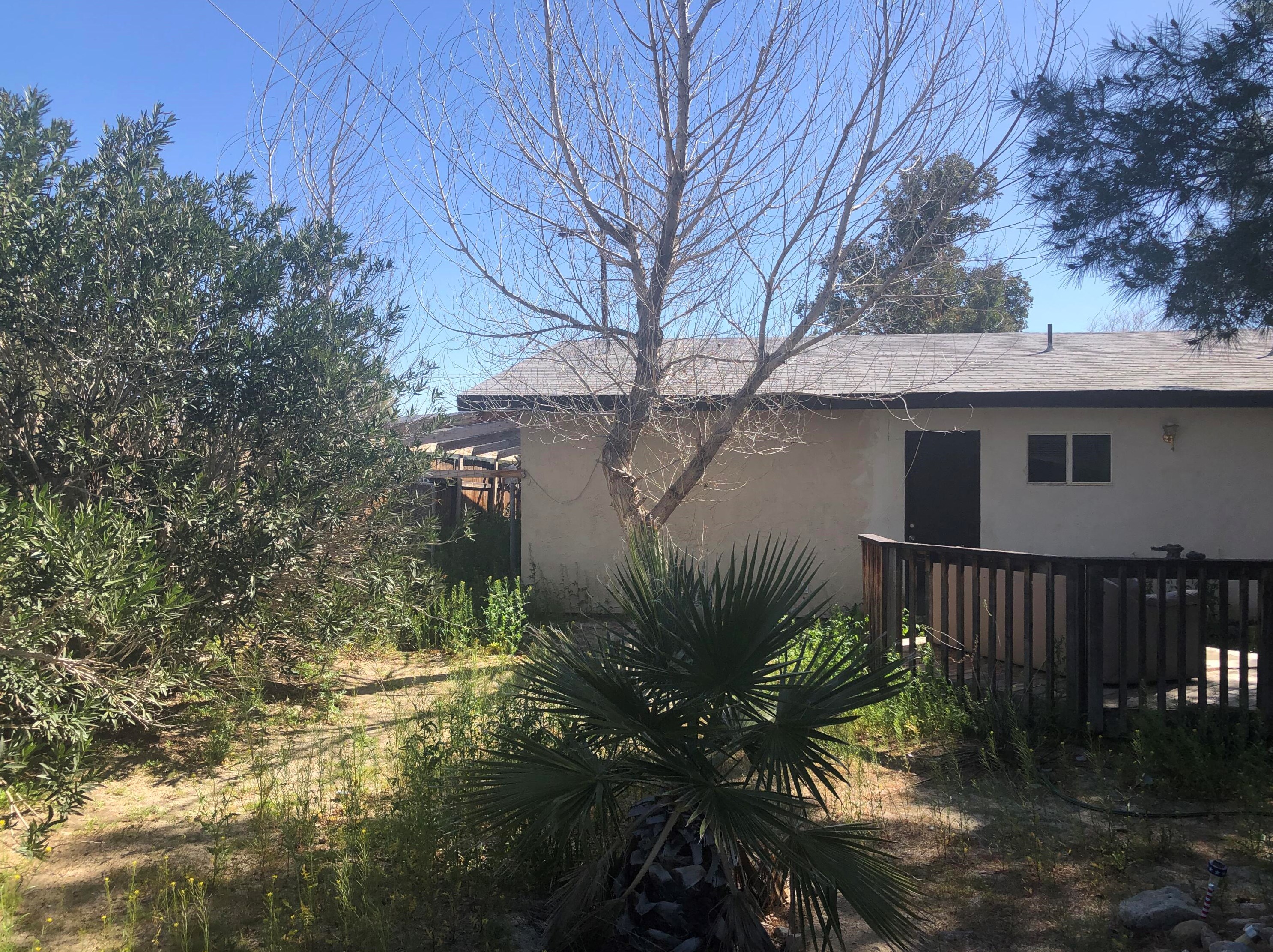 9216 Navajo Trl, Morongo Valley, CA 92256-9450