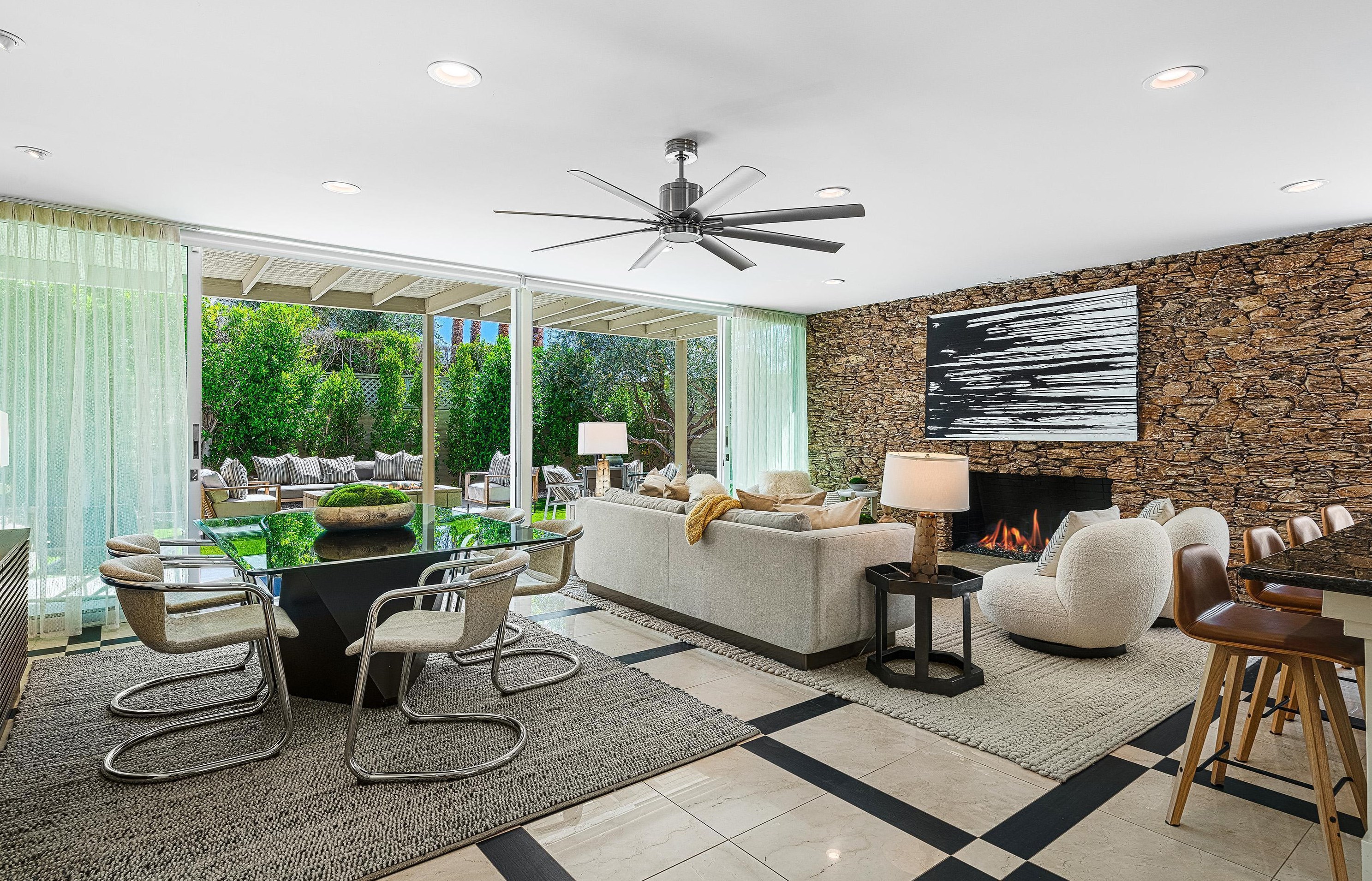 555 W Baristo Rd #11, Palm Springs, CA 92262