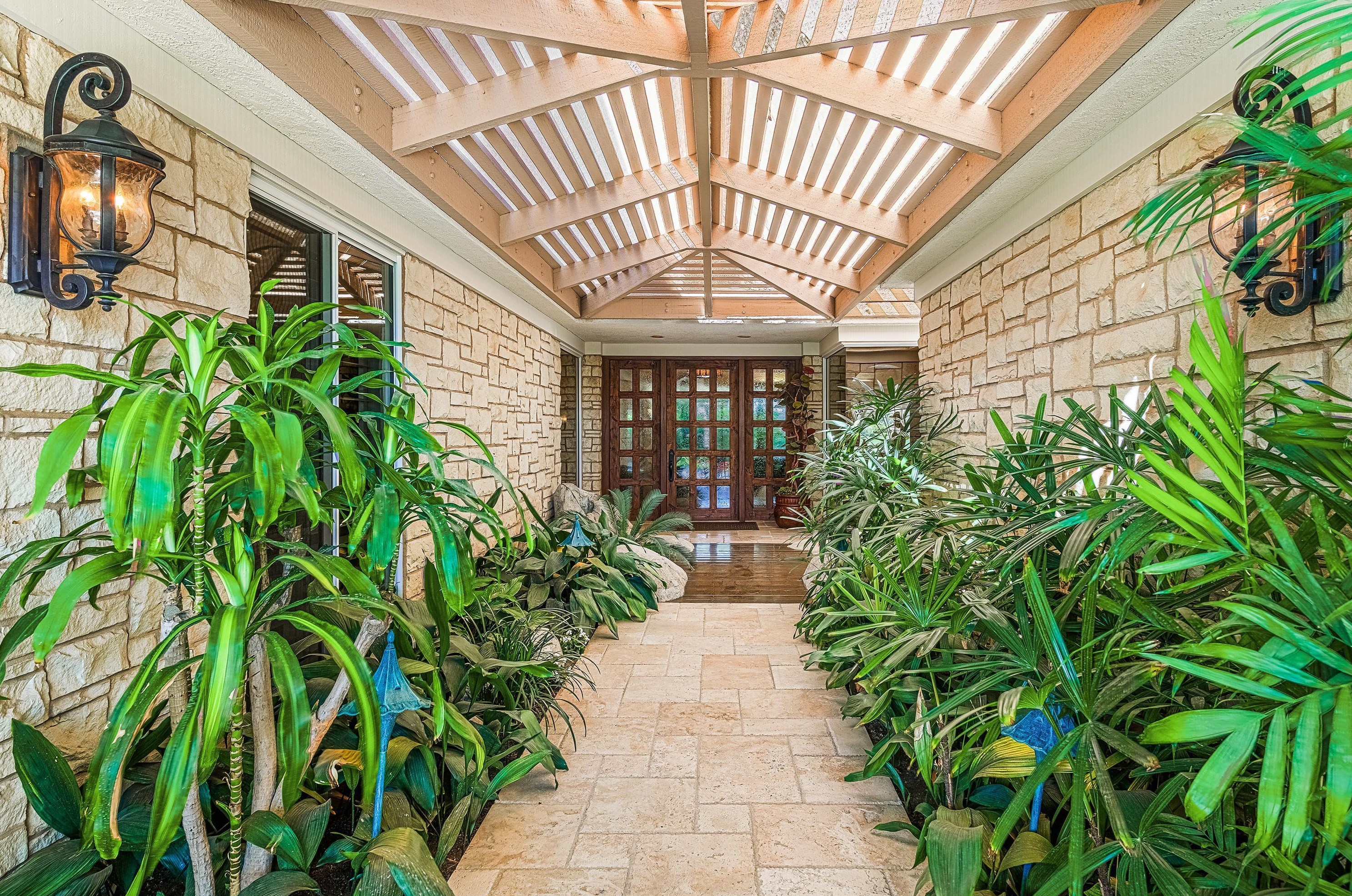 2 Creekside Dr, Rancho Mirage, CA 92270-2544