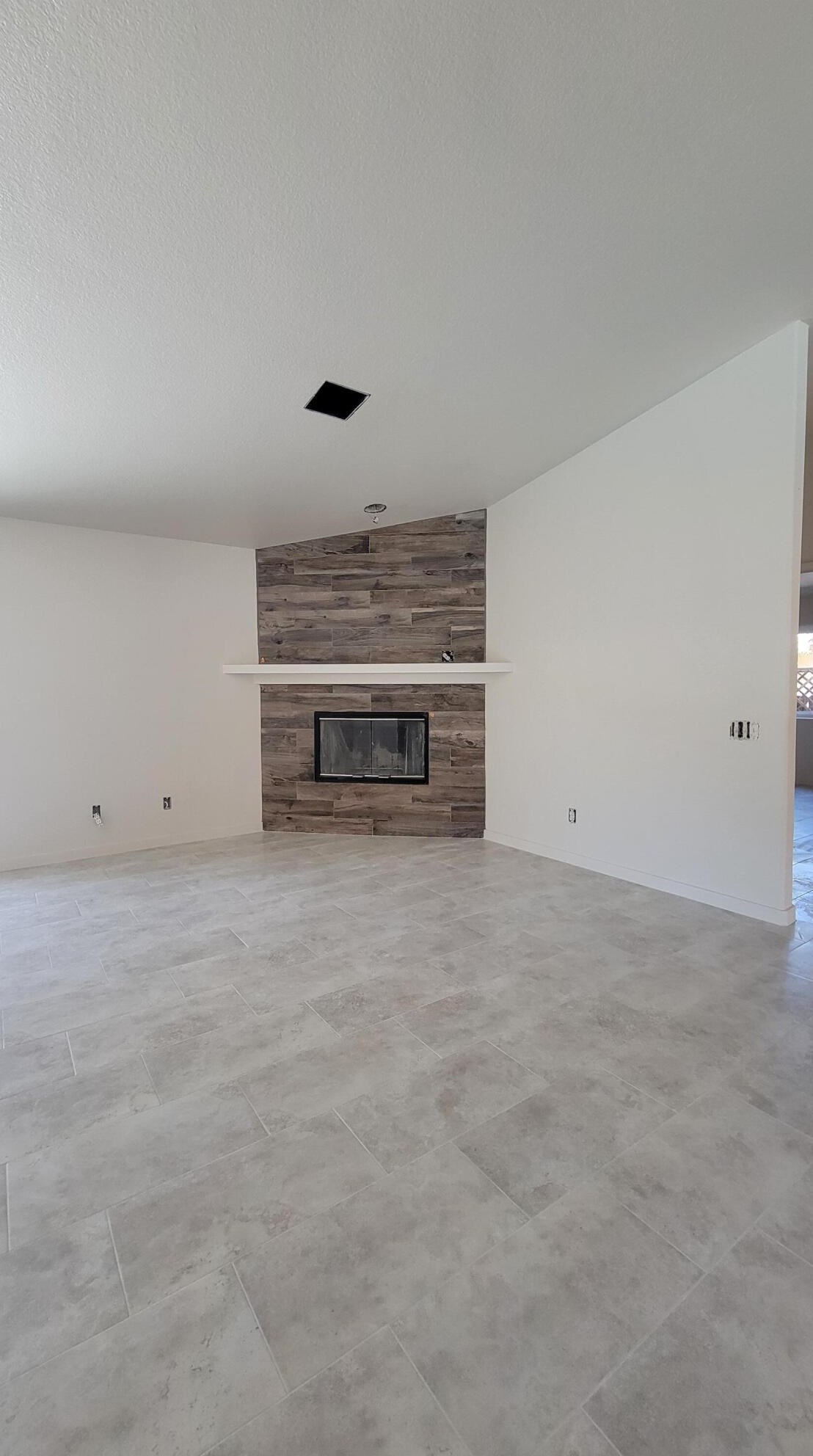 53645 Avenida Mendoza, La Quinta, CA 92253-3574