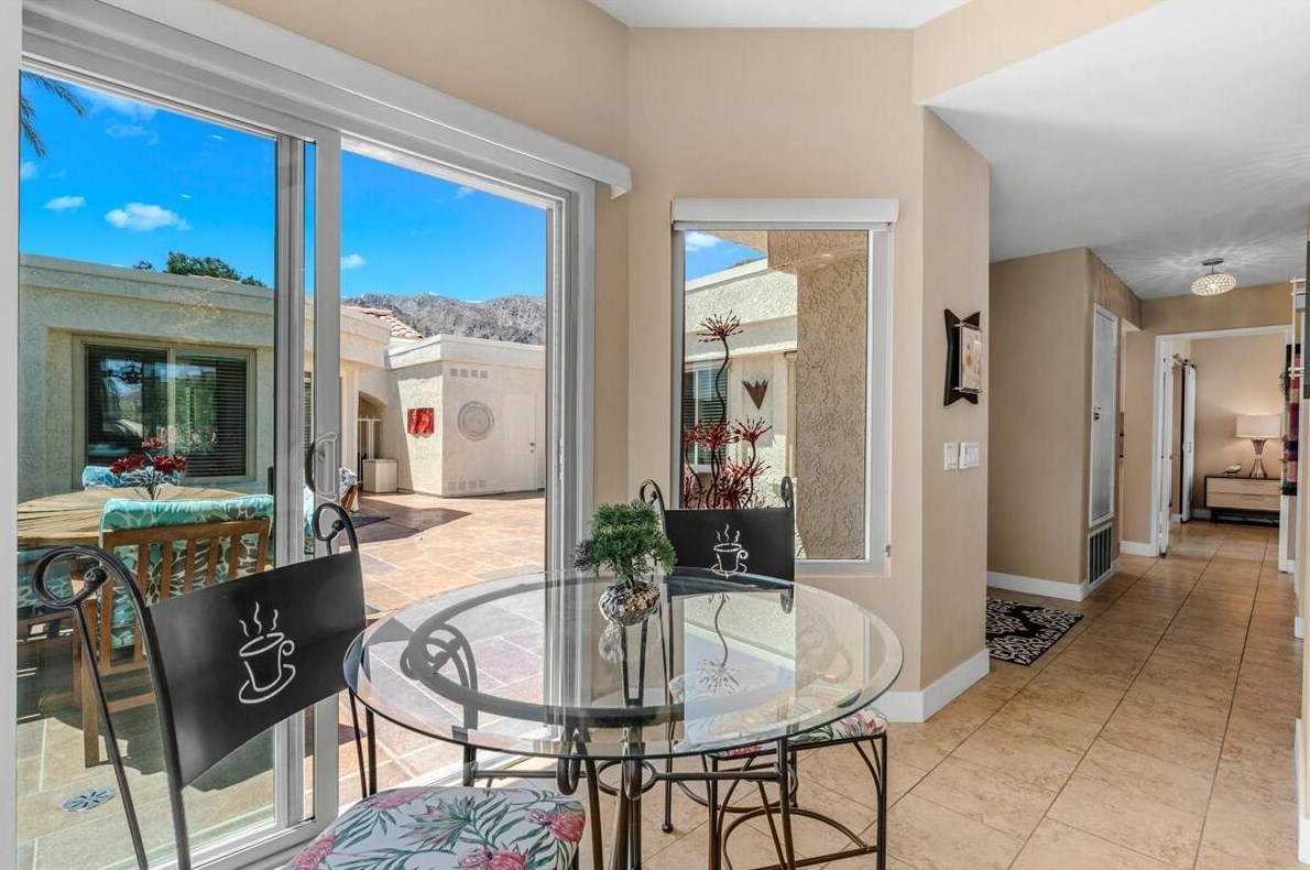 49580 Avenida Vista Bonita, La Quinta CA  92253-2539 exterior