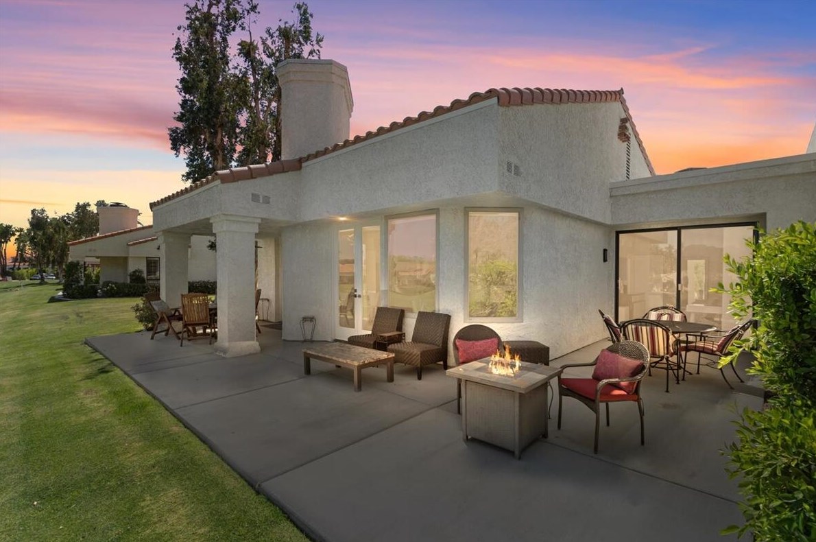 49580 Avenida Vista Bonita, La Quinta CA  92253-2539 exterior