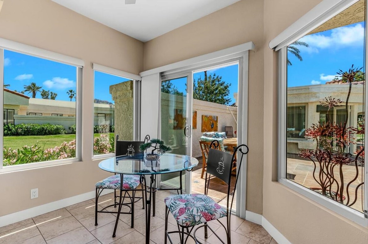 49580 Avenida Vista Bonita, La Quinta CA  92253-2539 exterior