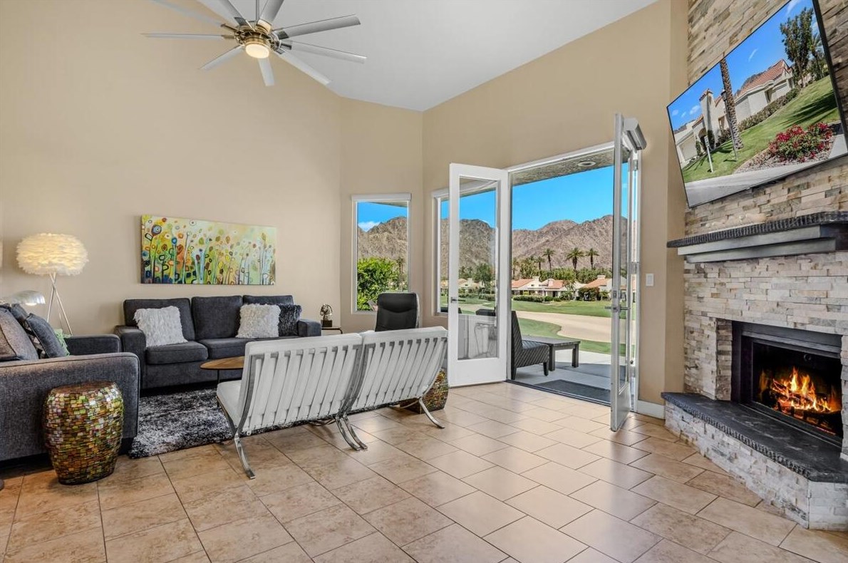 49580 Avenida Vista Bonita, La Quinta CA  92253-2539 exterior