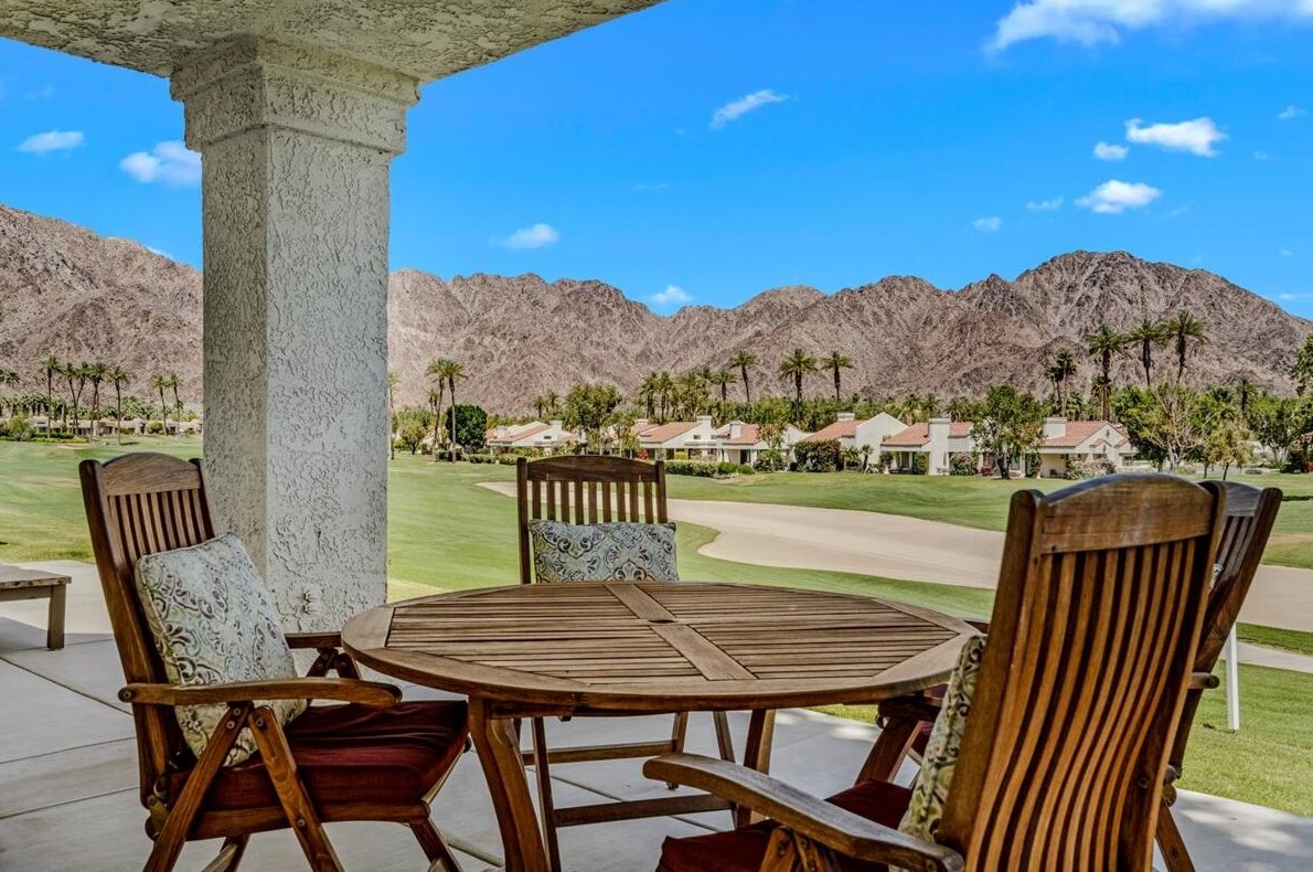 49580 Avenida Vista Bonita, La Quinta CA  92253-2539 exterior