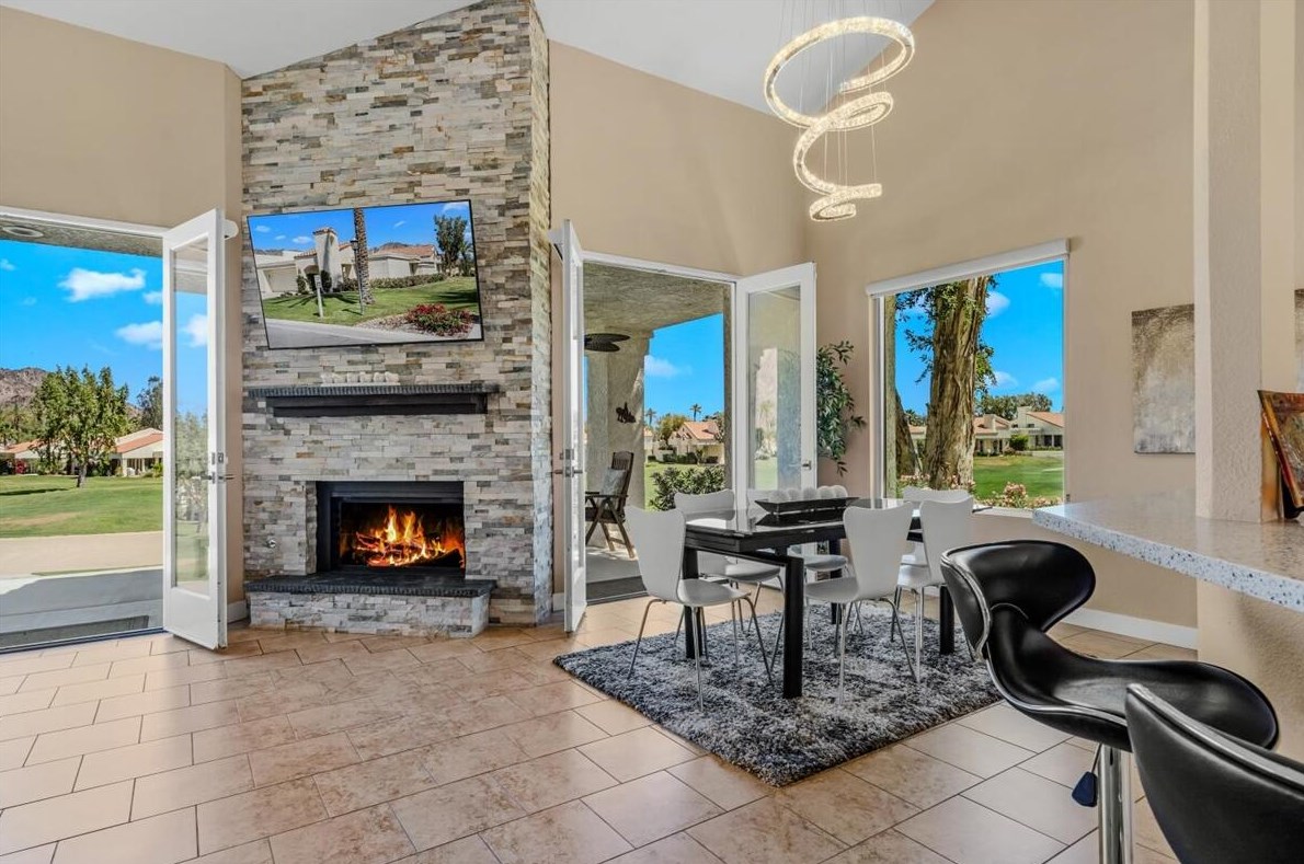 49580 Avenida Vista Bonita, La Quinta CA  92253-2539 exterior