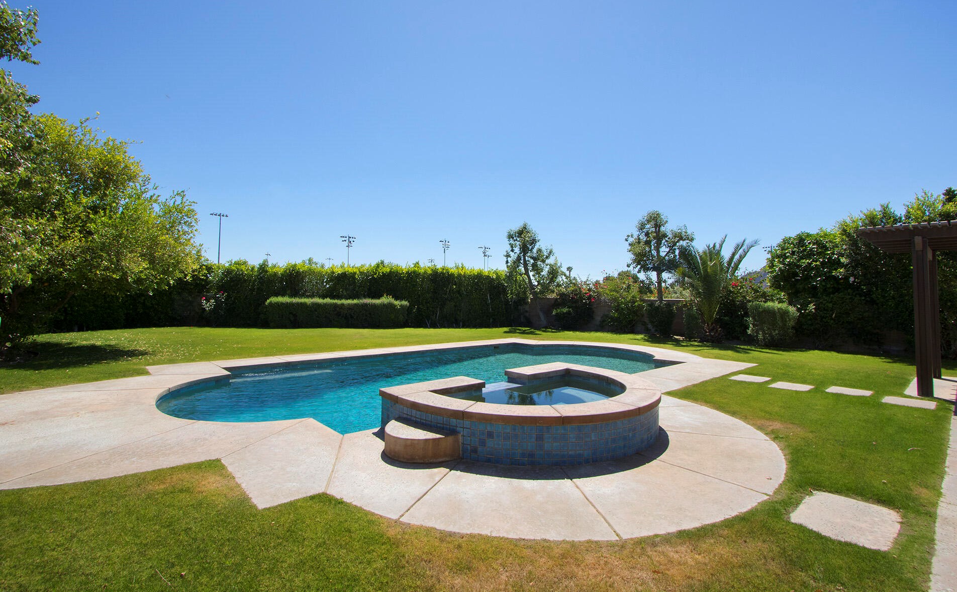 49554 Date Palm Dr, La Quinta CA  exterior