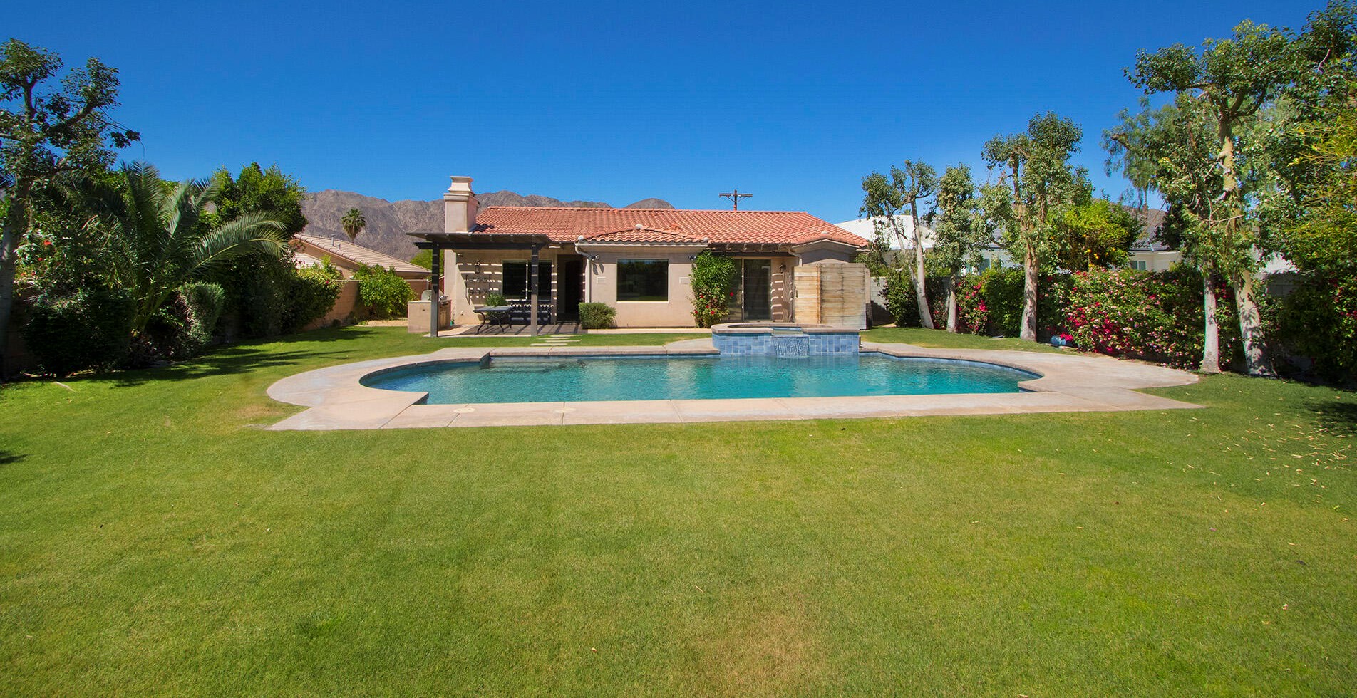 49554 Date Palm Dr, La Quinta CA  exterior