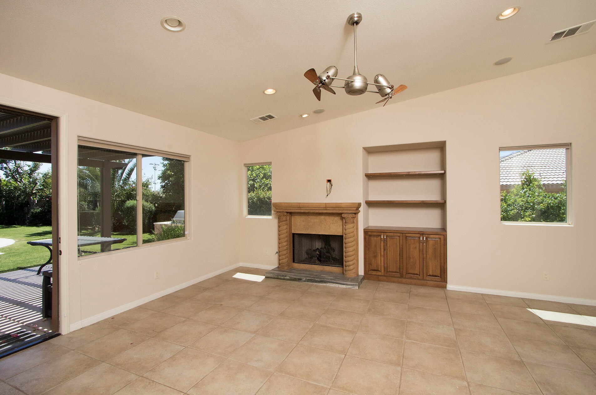 49554 Date Palm Dr, La Quinta CA  exterior