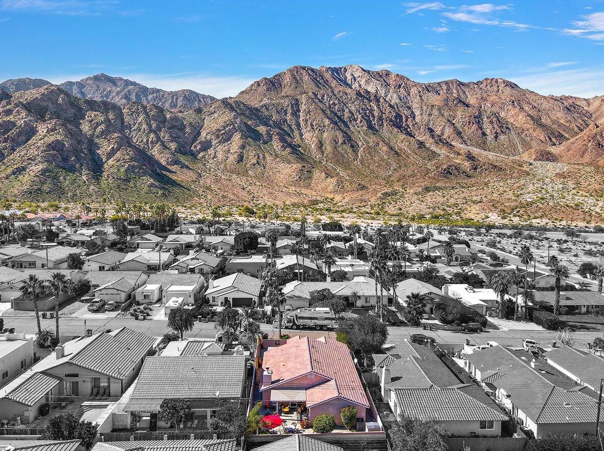 53360 Avenida Juarez, La Quinta CA  92253-3495 exterior
