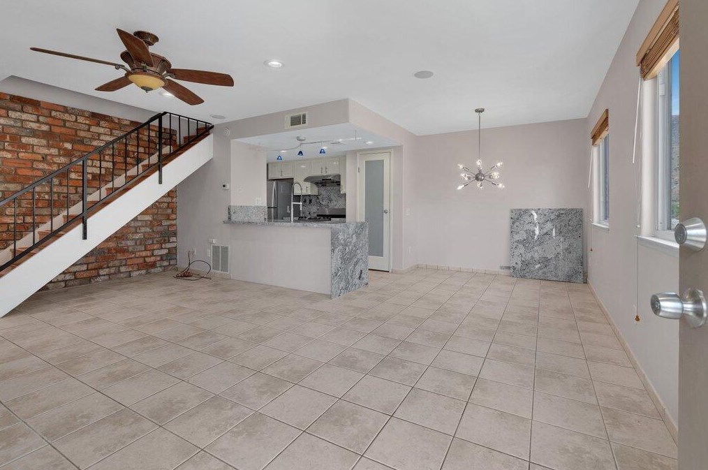 72592 Edgehill Dr, Palm Desert, CA 92260-8330