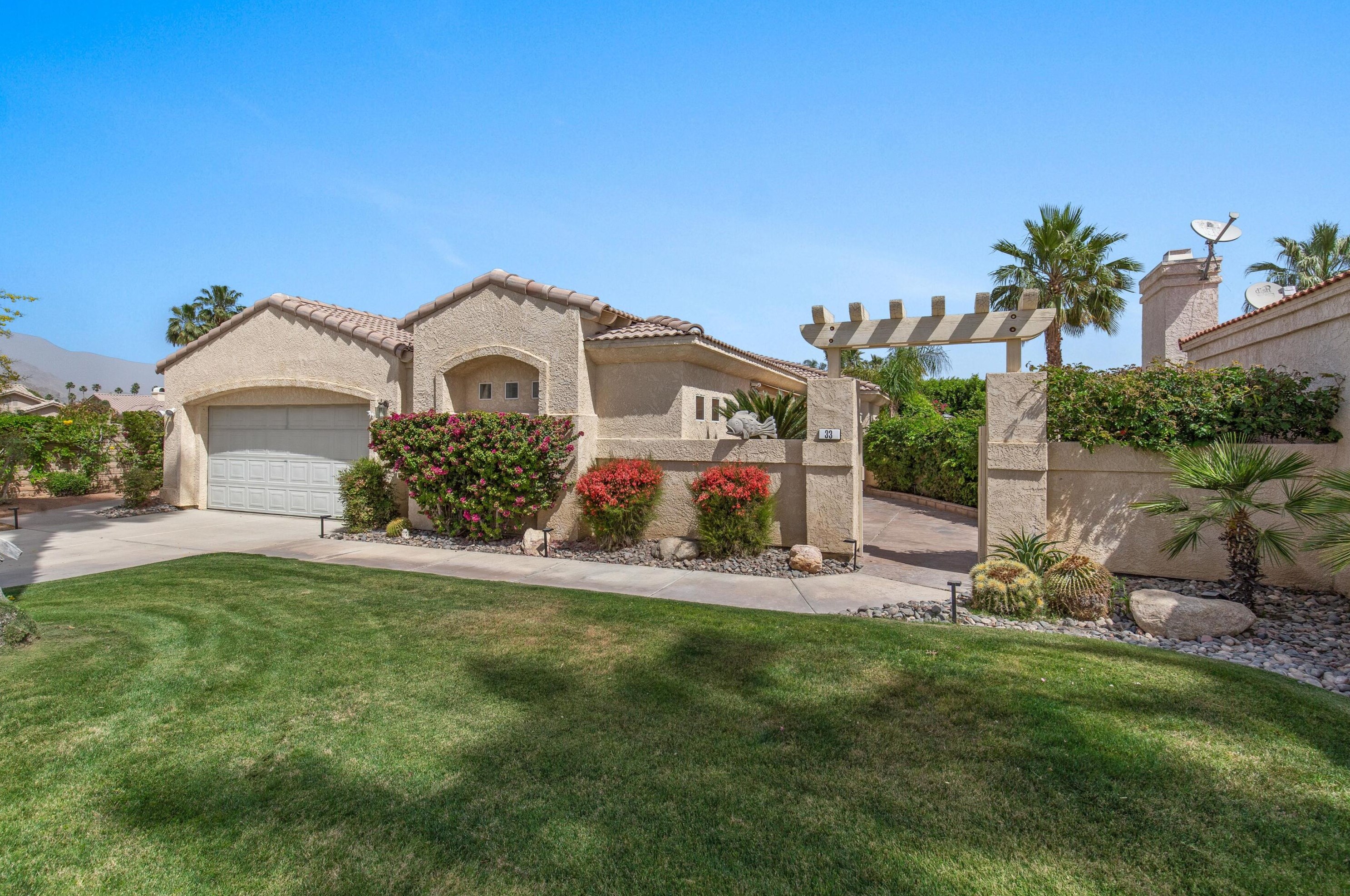 33 Florentina Dr, Rancho Mirage, CA 92270