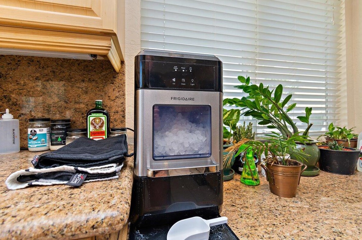 30648 Bloomsbury Ln, Cathedral City CA  92234-2581 exterior