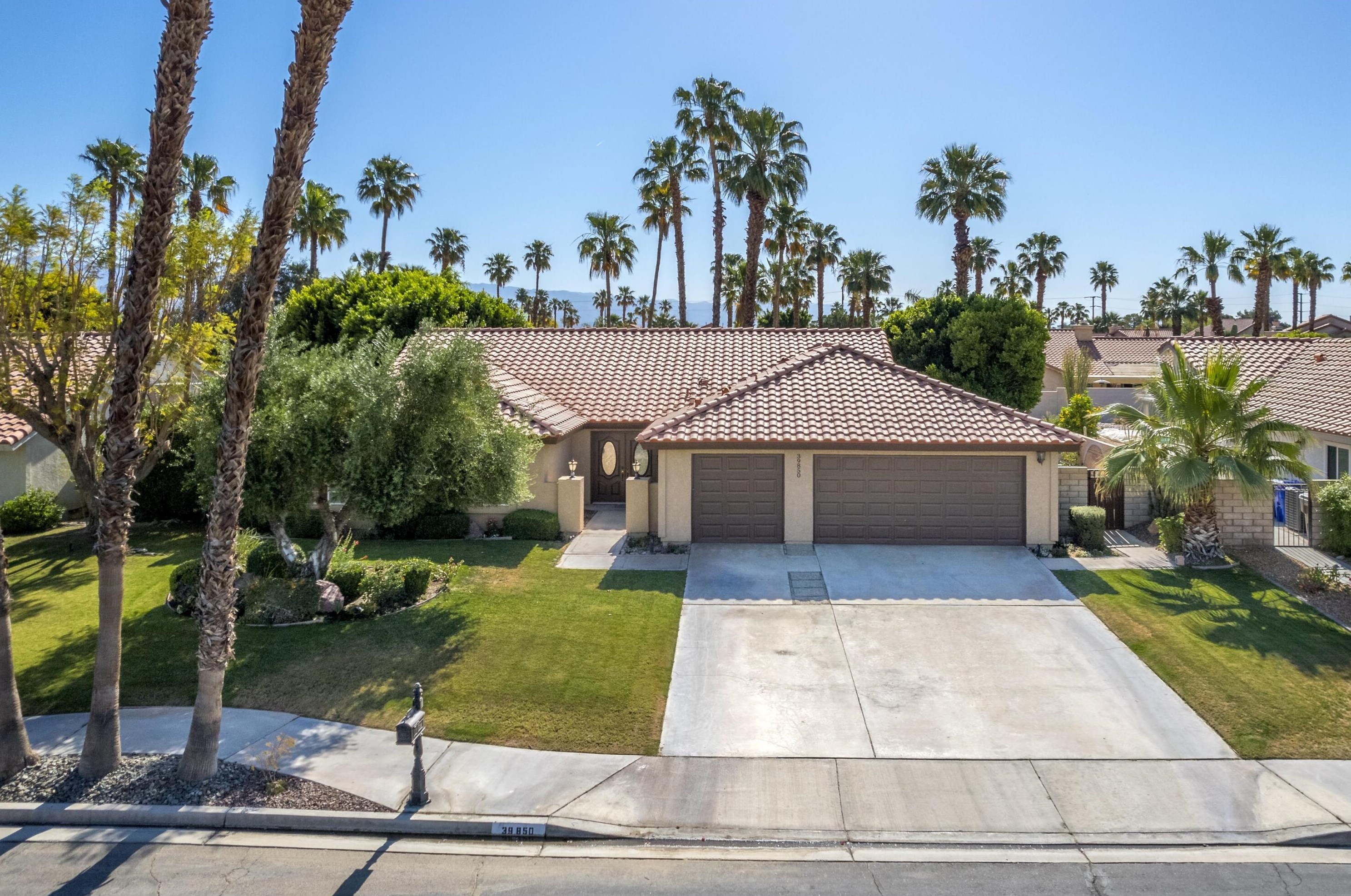39850 Regency Way, Palm Desert, CA 92211-7172
