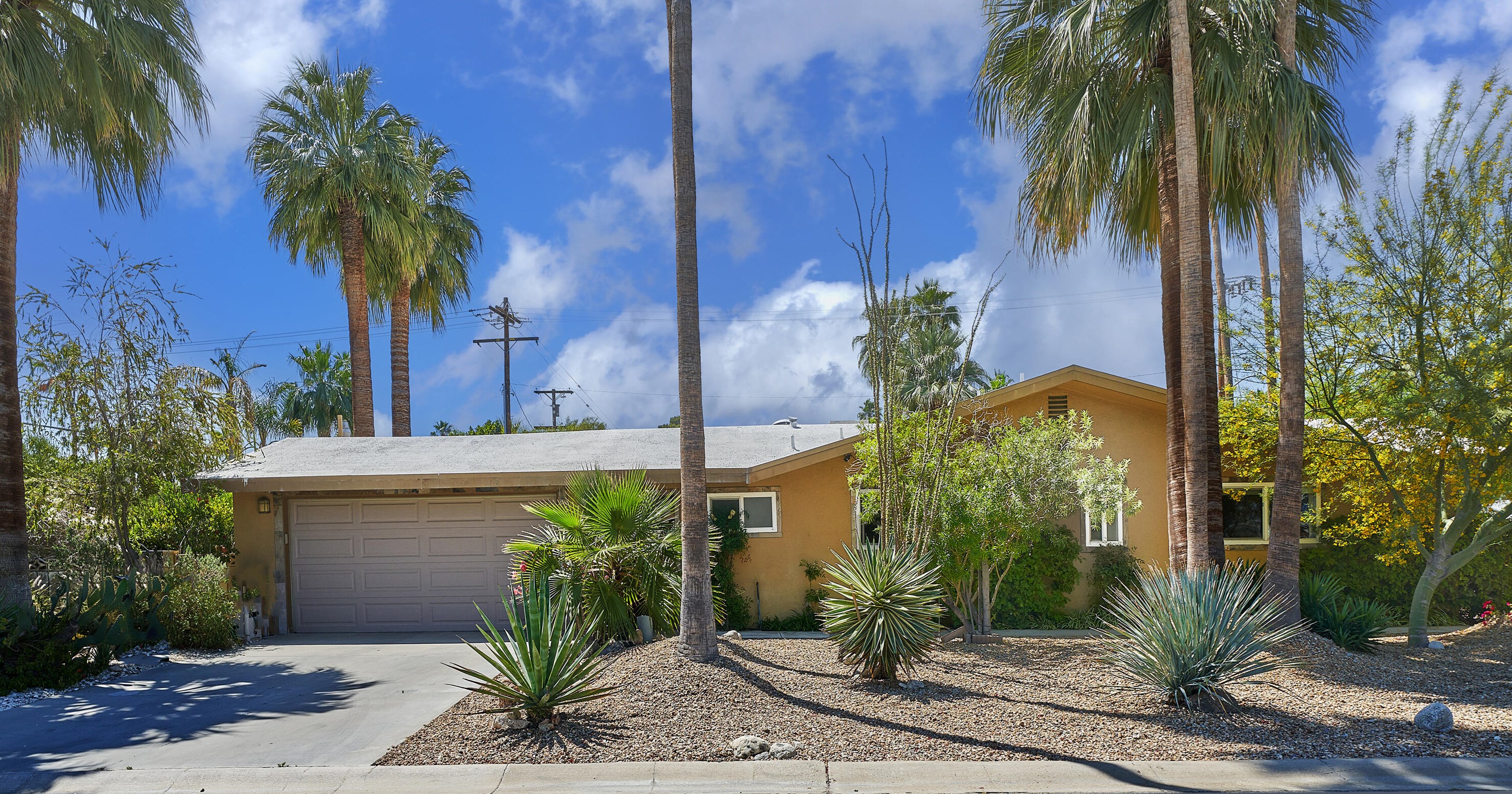 298 Farrell Dr, Palm Springs, CA 92262-6971