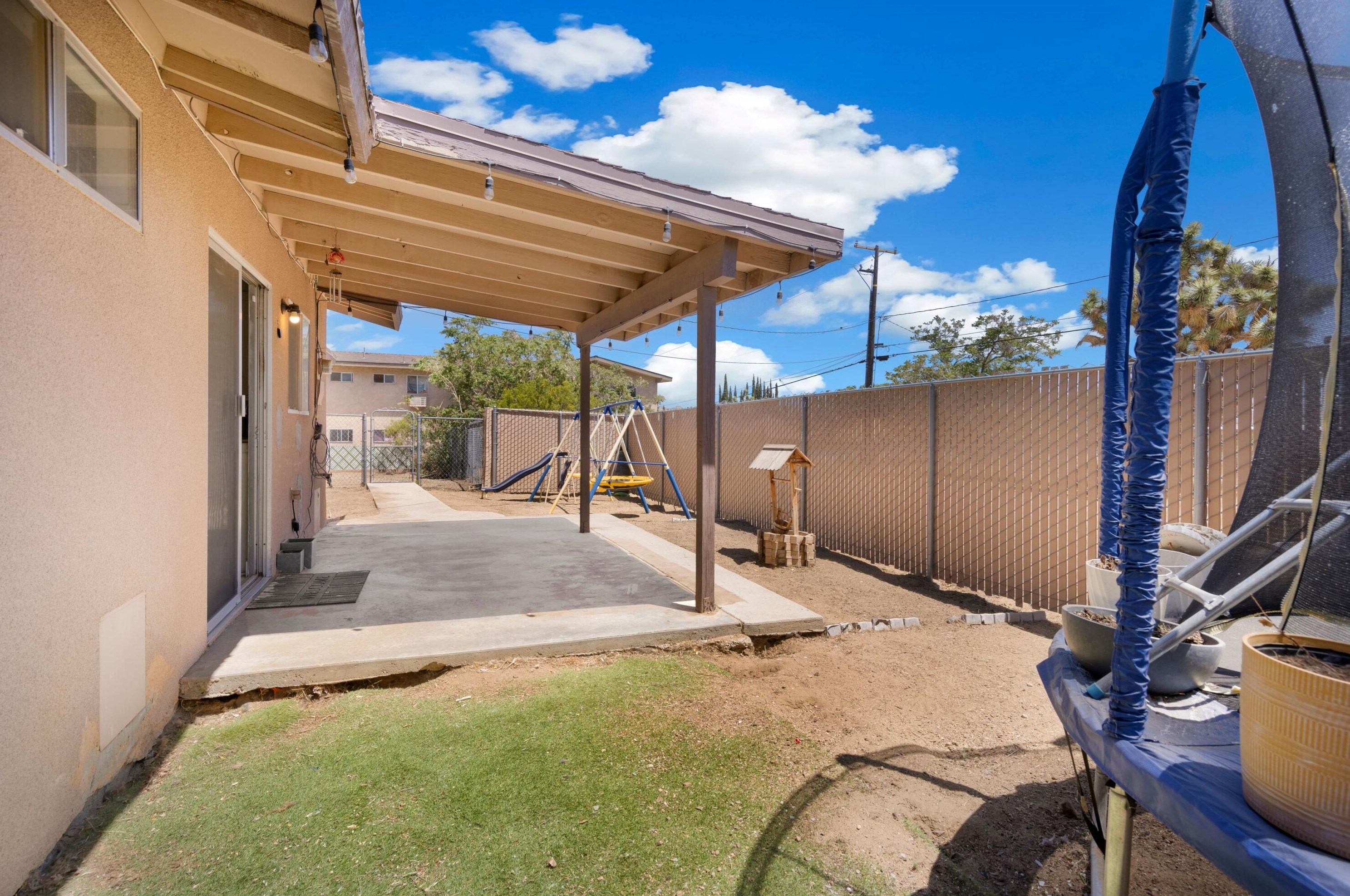 7403 Condalia Ave, Yucca Valley CA 92284-3723 exterior