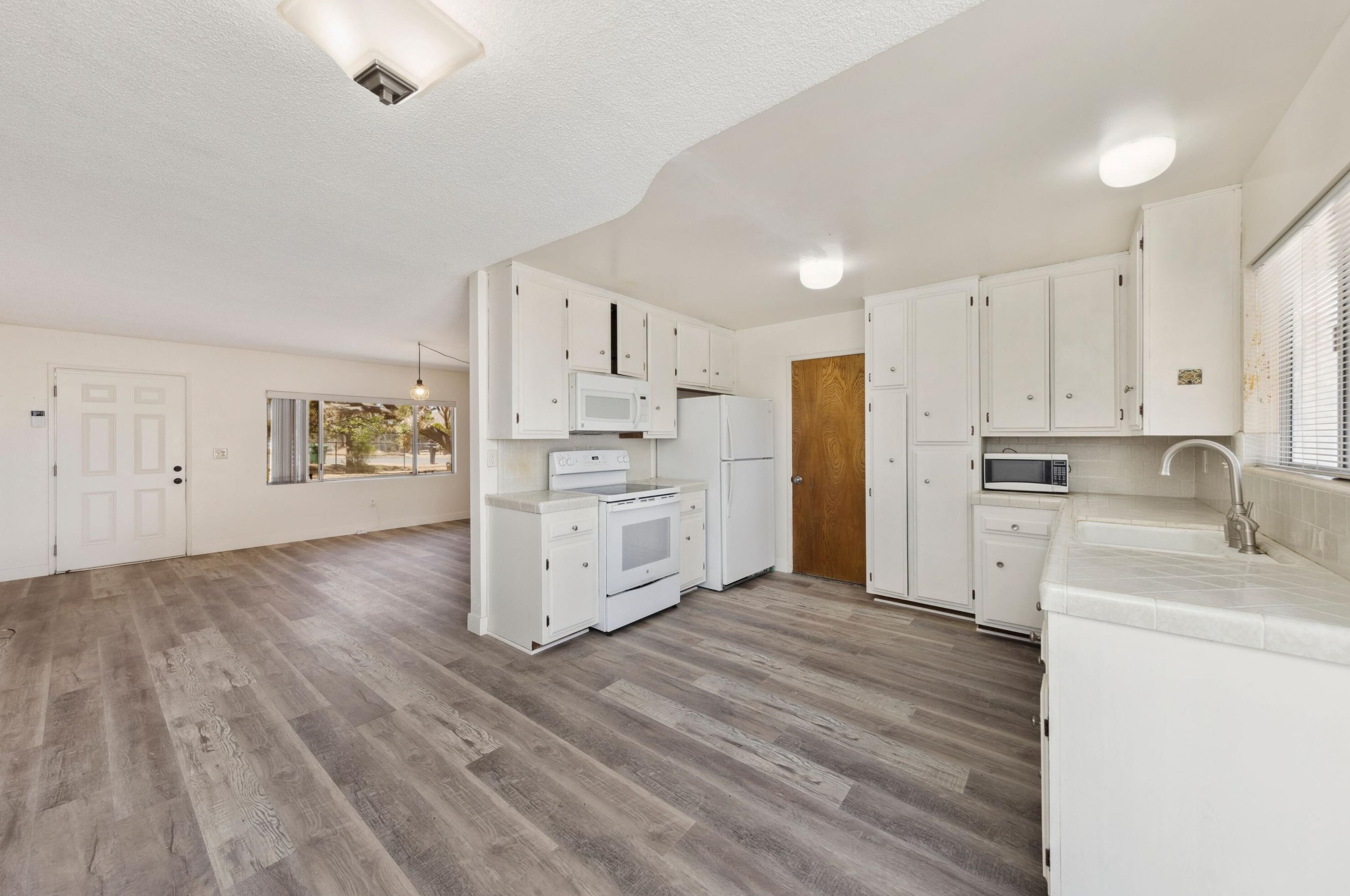 7403 Condalia Ave, Yucca Valley CA 92284-3723 exterior