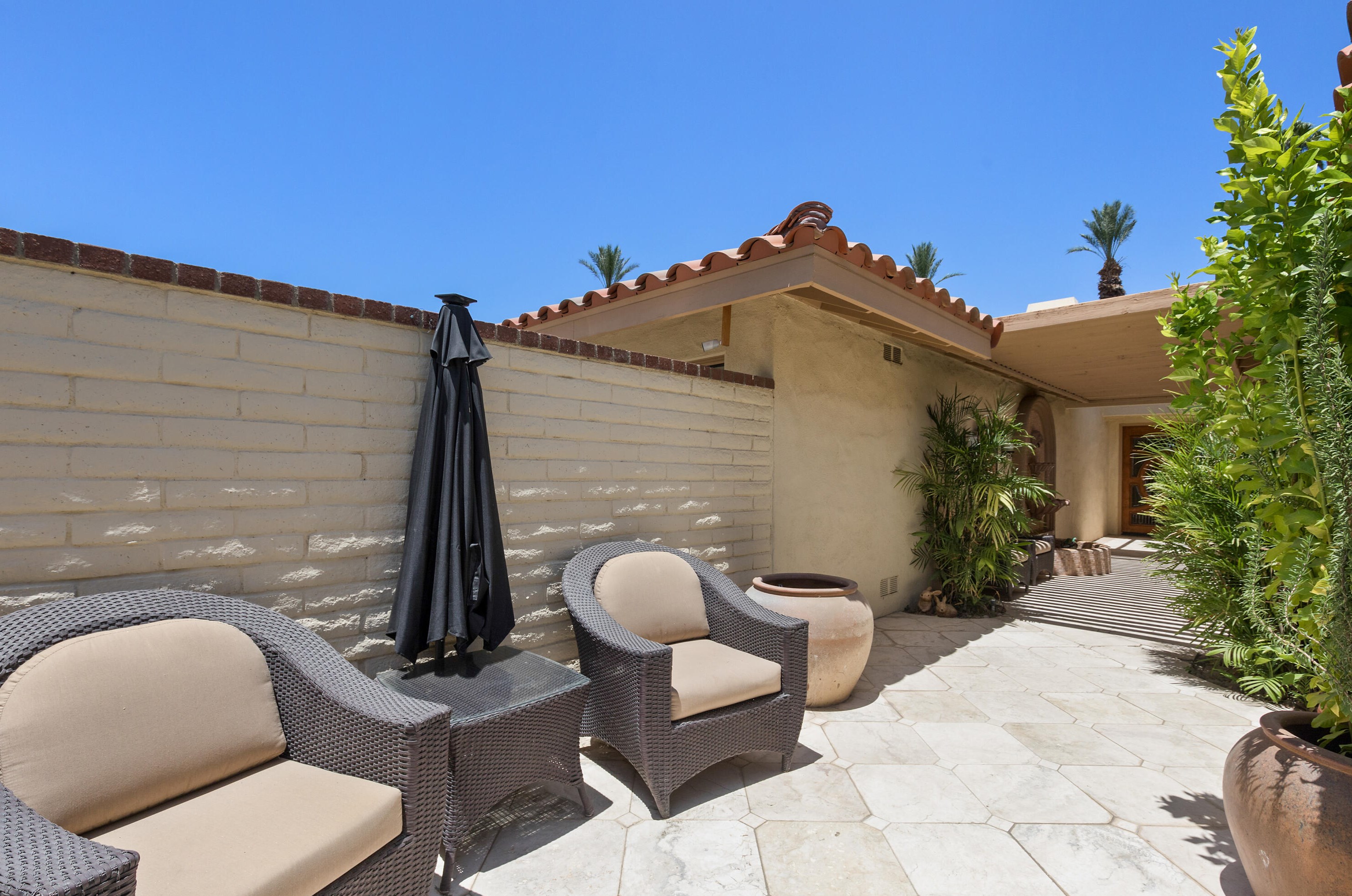 240 Calle Del Verano, Palm Desert, CA 92260-2108