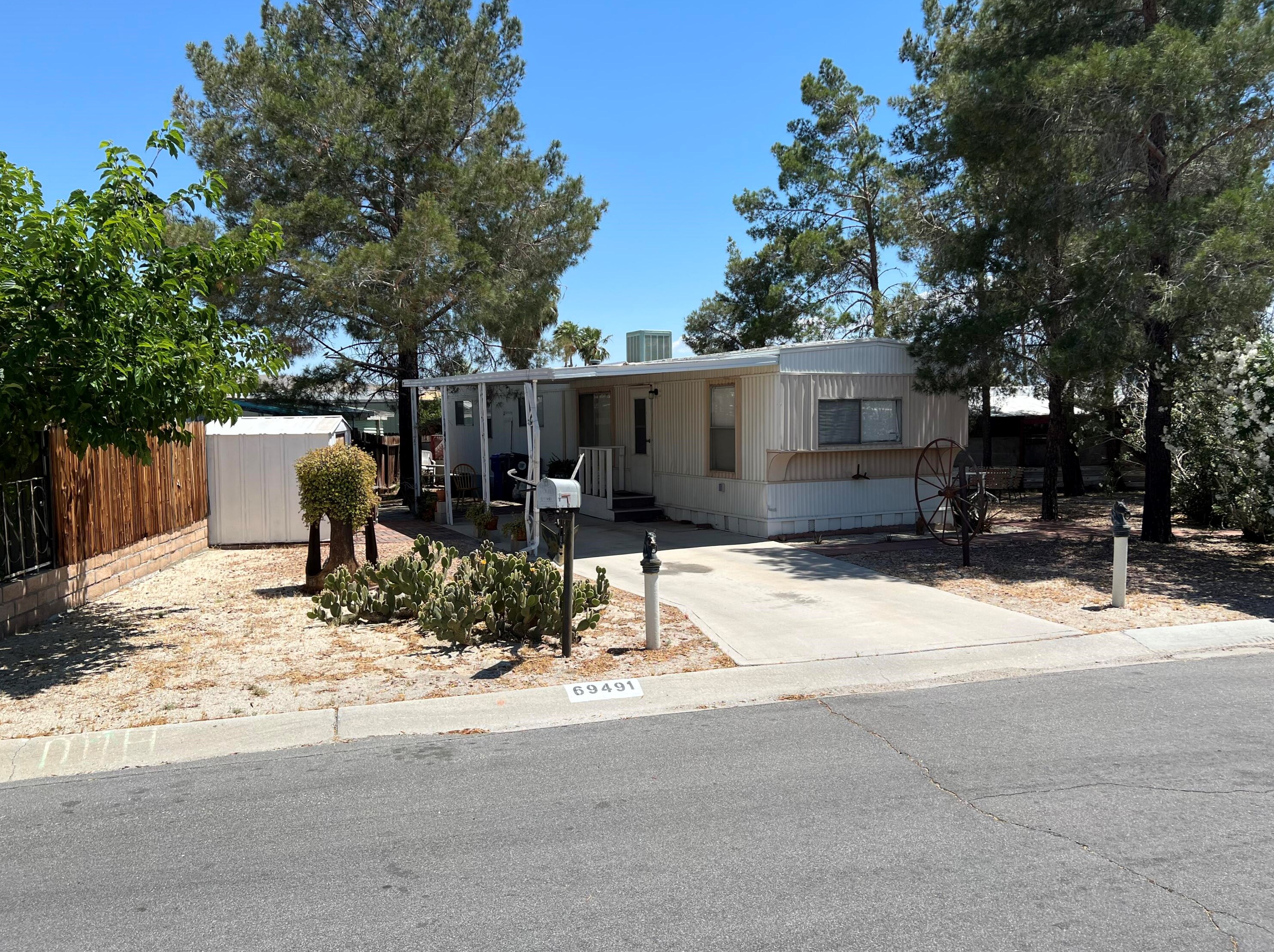 69491 Morningside Dr, Desert Hot Springs, CA 92241-8712