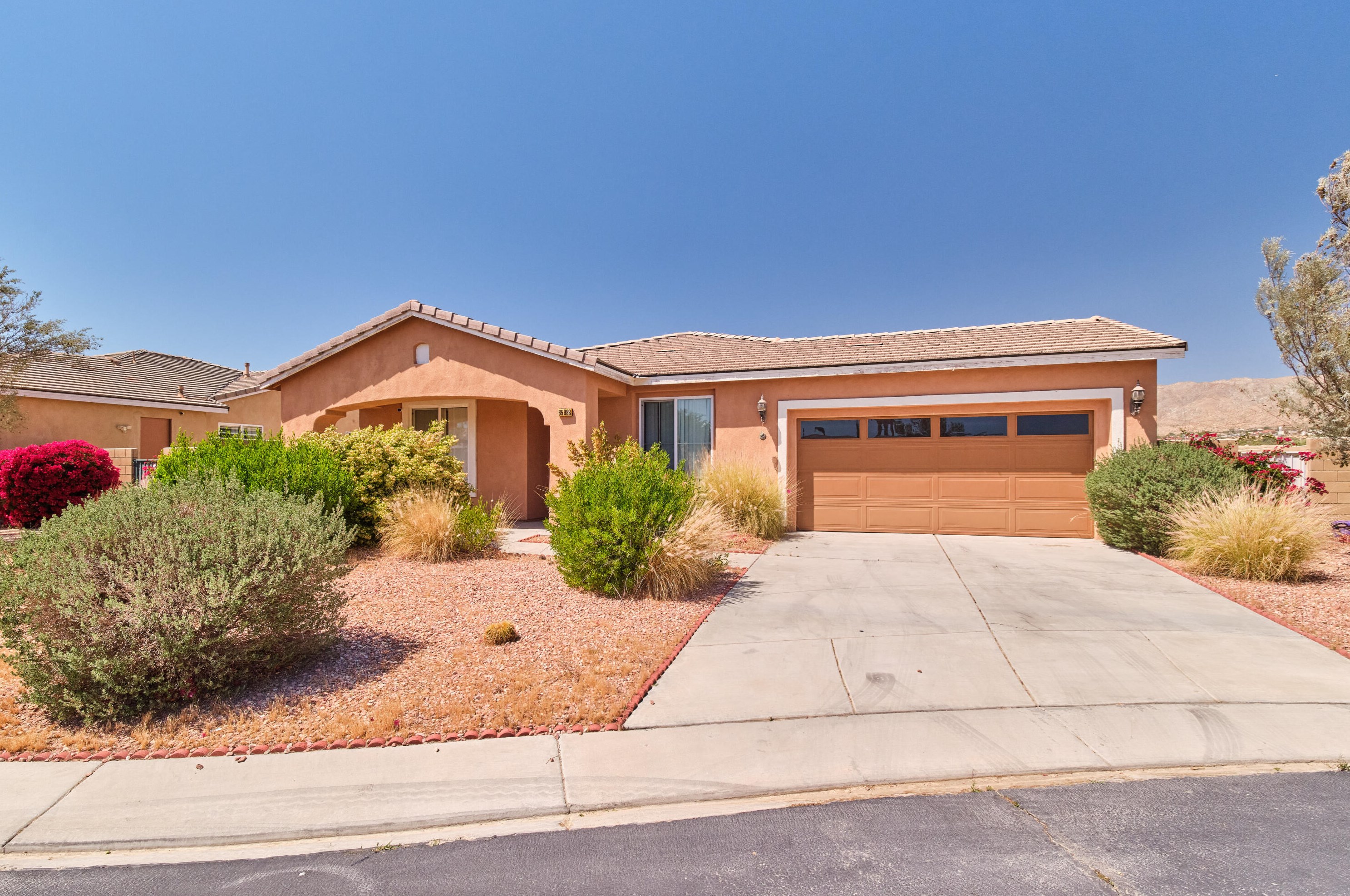 66988 Joshua Ct, Desert Hot Springs, CA 92240-9708