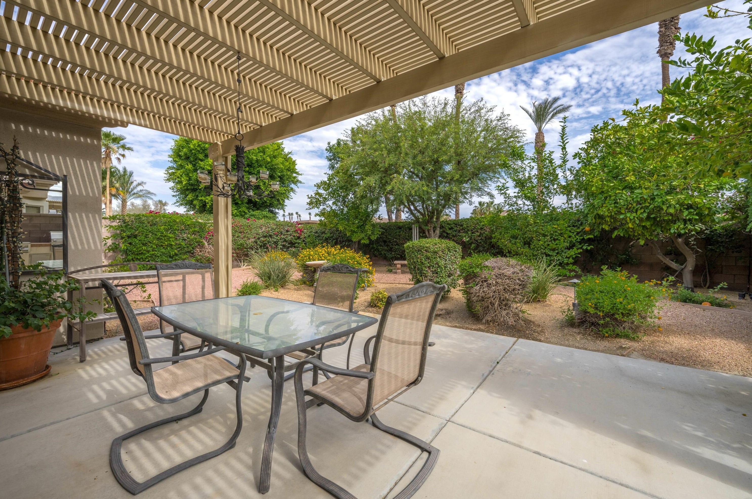78262 Vinewood Dr, Palm Desert, CA 92211-3735