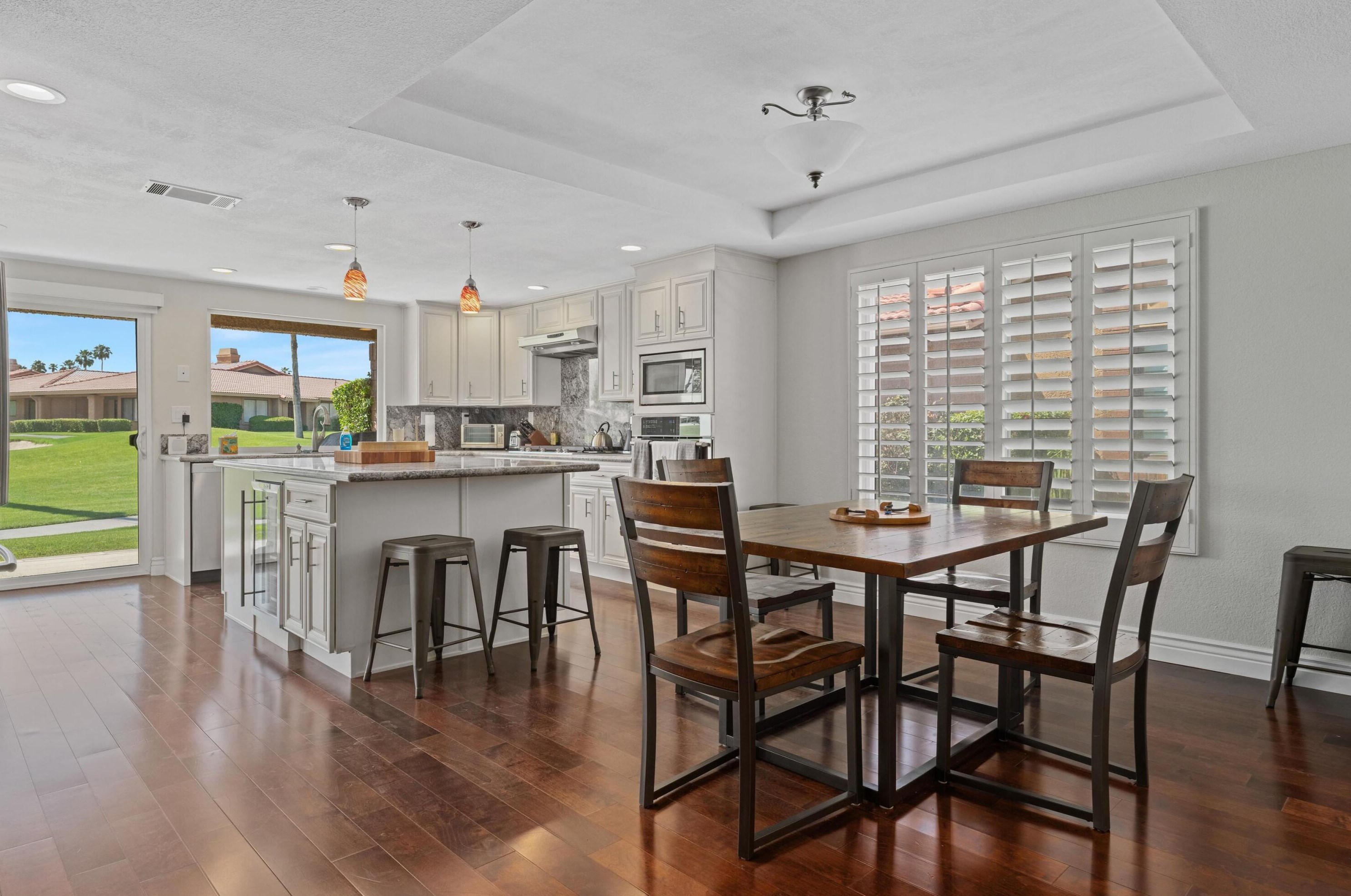 12 Joya Dr, Palm Desert, CA 92260-0327