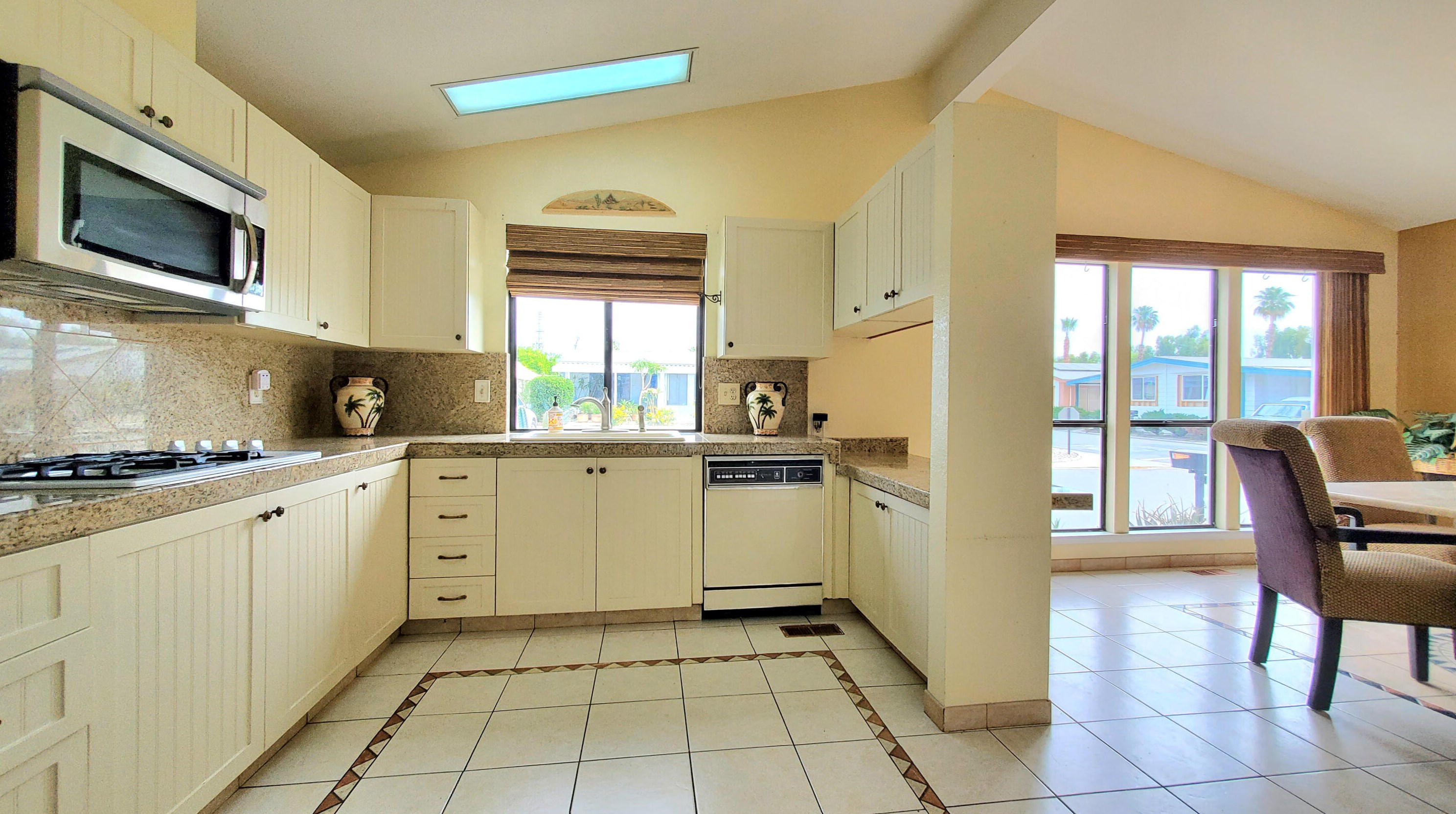 82 Zacharia Dr, Cathedral City CA  92234-6648 exterior