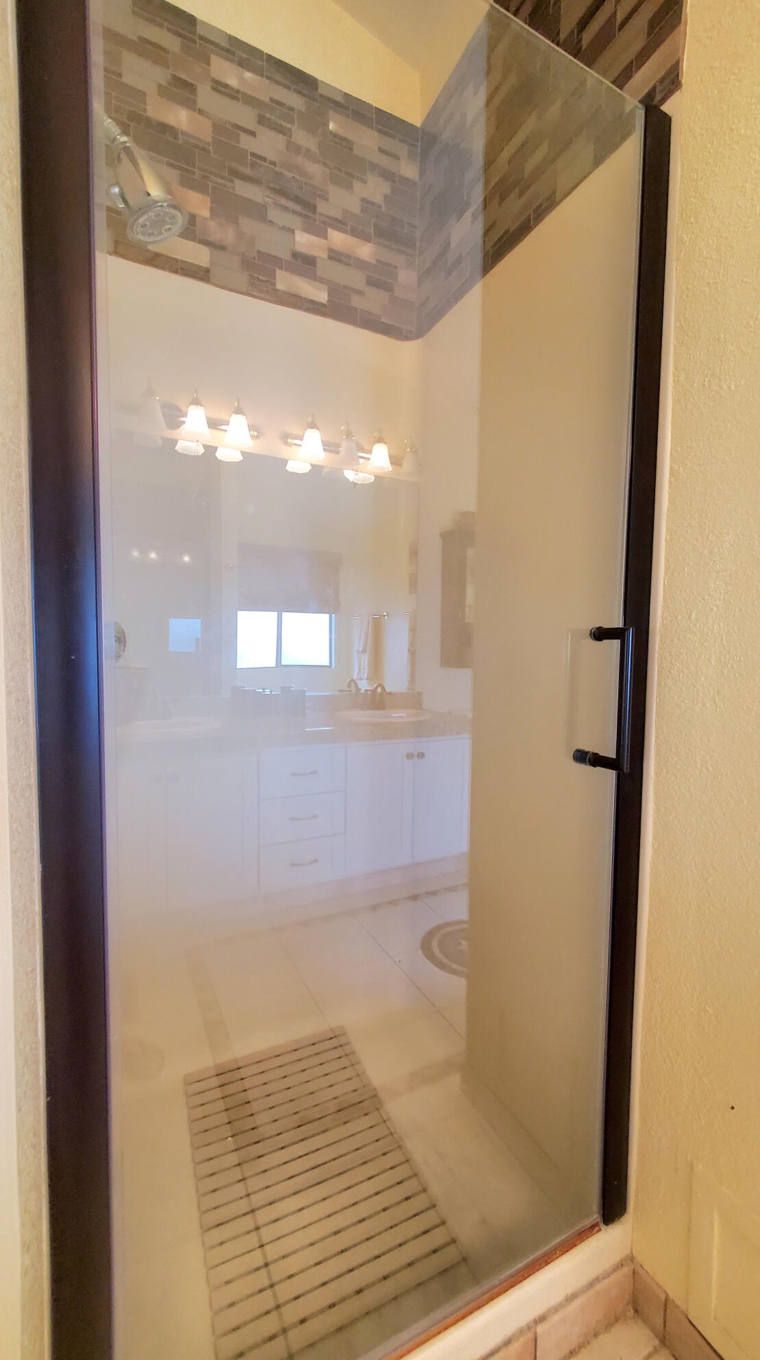 82 Zacharia Dr, Cathedral City CA  92234-6648 exterior
