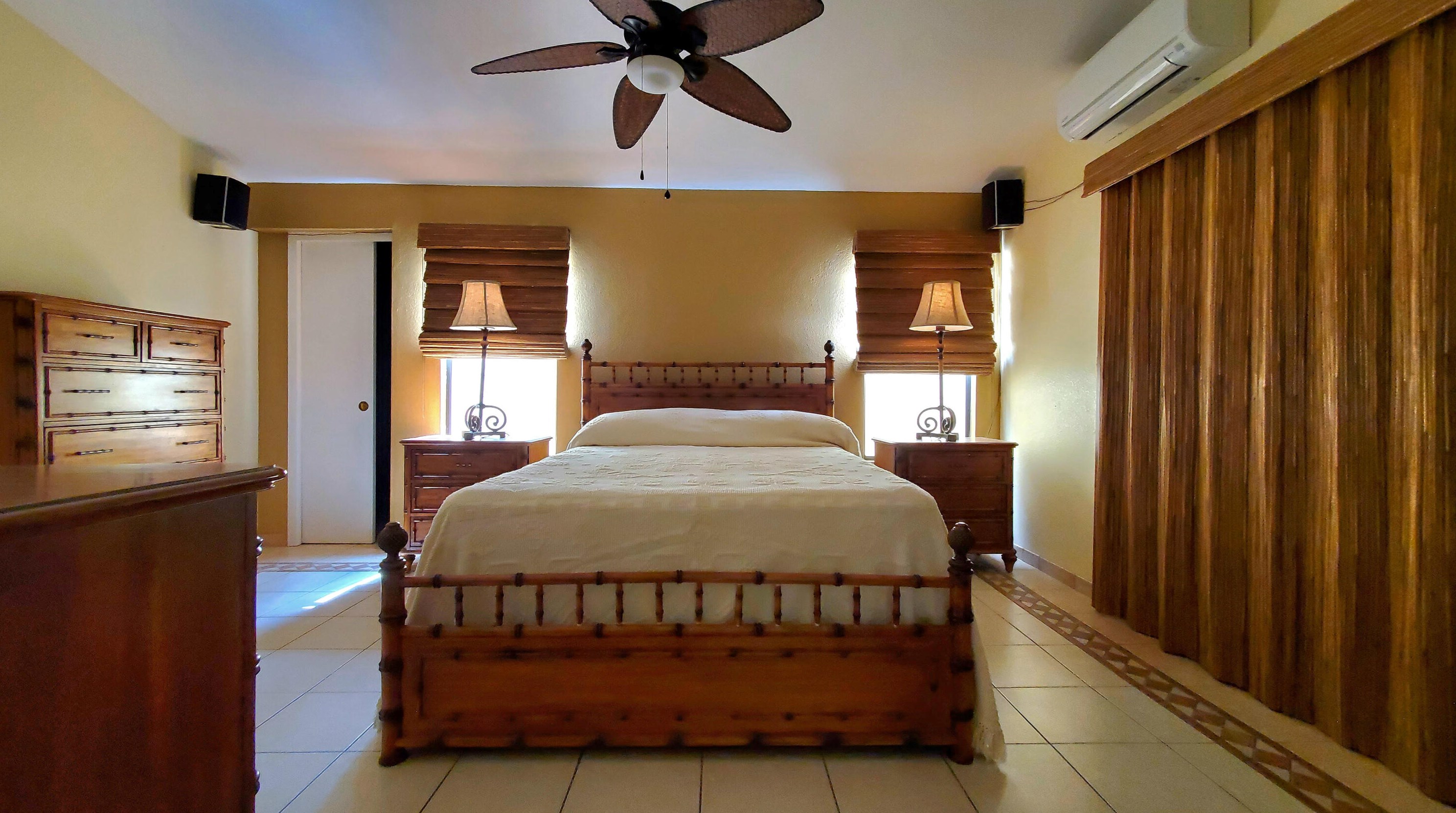 82 Zacharia Dr, Cathedral City CA  92234-6648 exterior