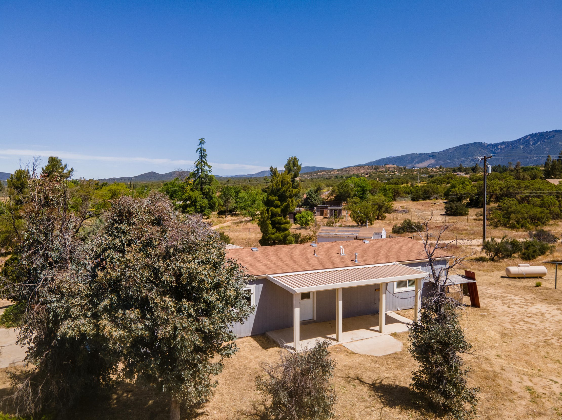 39140 Howard Rd, Anza CA  92539-9366 exterior