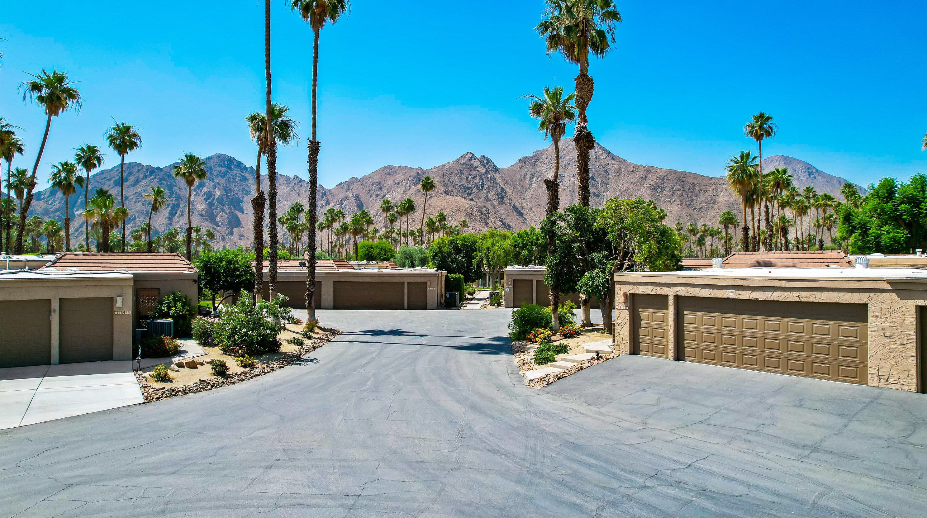 76915 Roadrunner Dr, Palm Desert, CA 92210-8938
