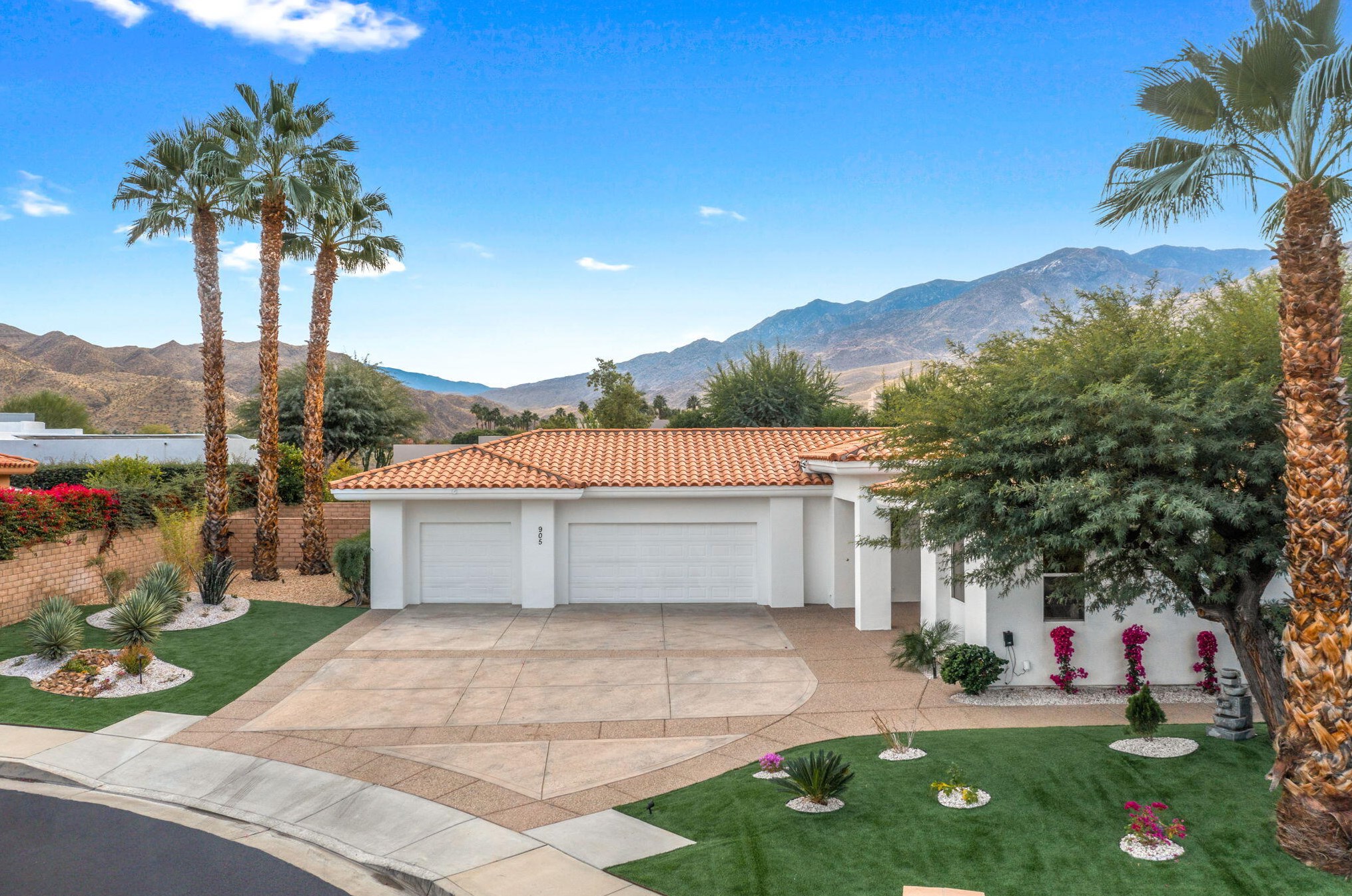 905 E Azalea Cir, Palm Springs, CA 92264