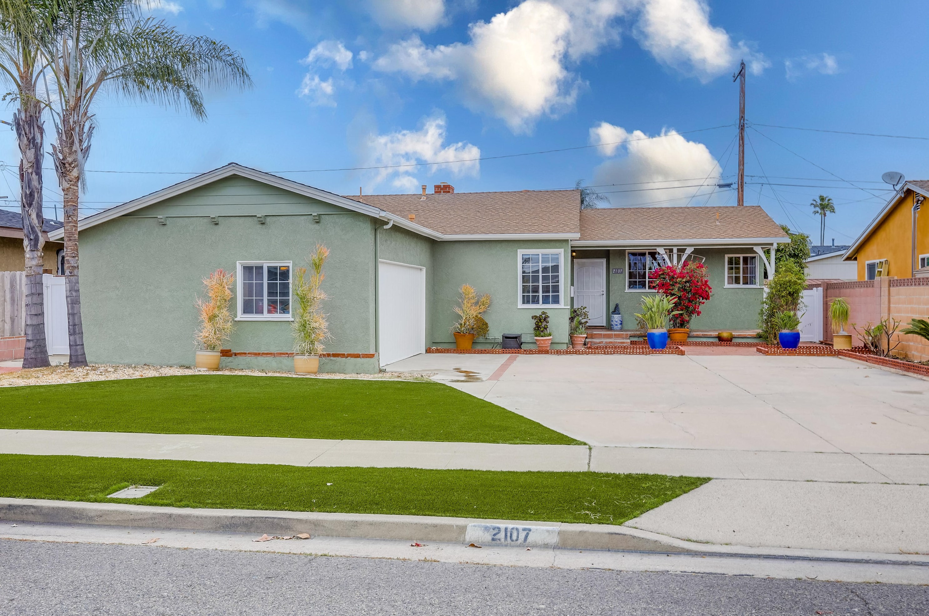 2107 Nyon Pl, Anaheim, CA 92806-4636