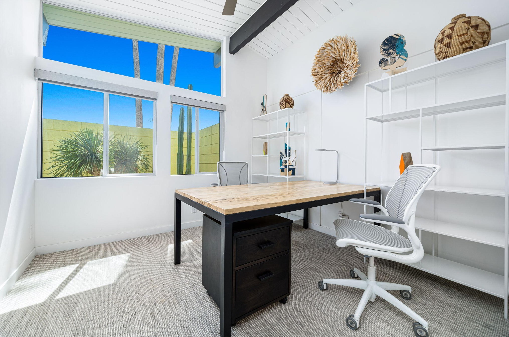 2311 Avenida Caballeros, Palm Springs CA  92262-3307 exterior