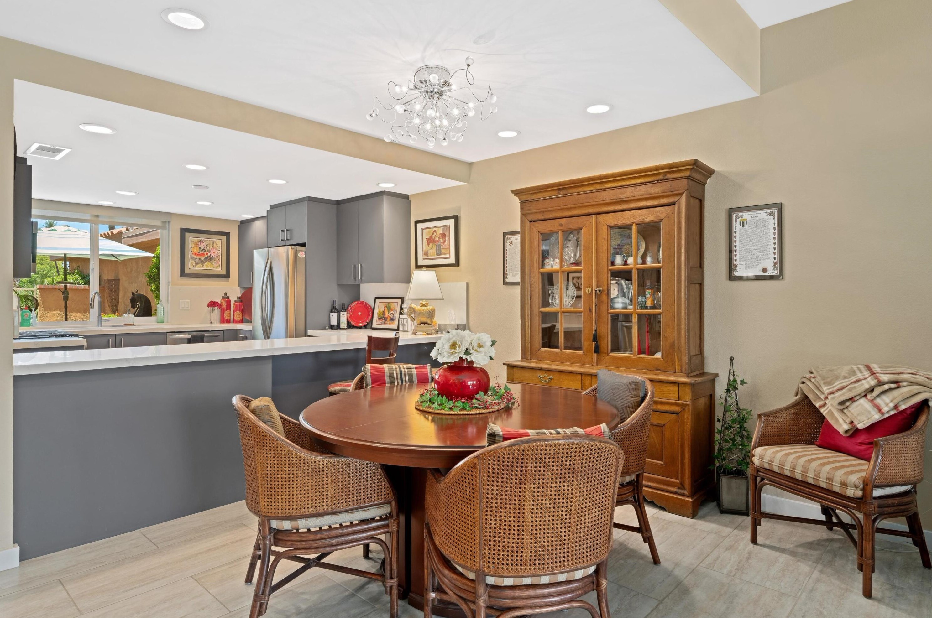 35 Sunrise Dr, Rancho Mirage CA  92270-3879 exterior