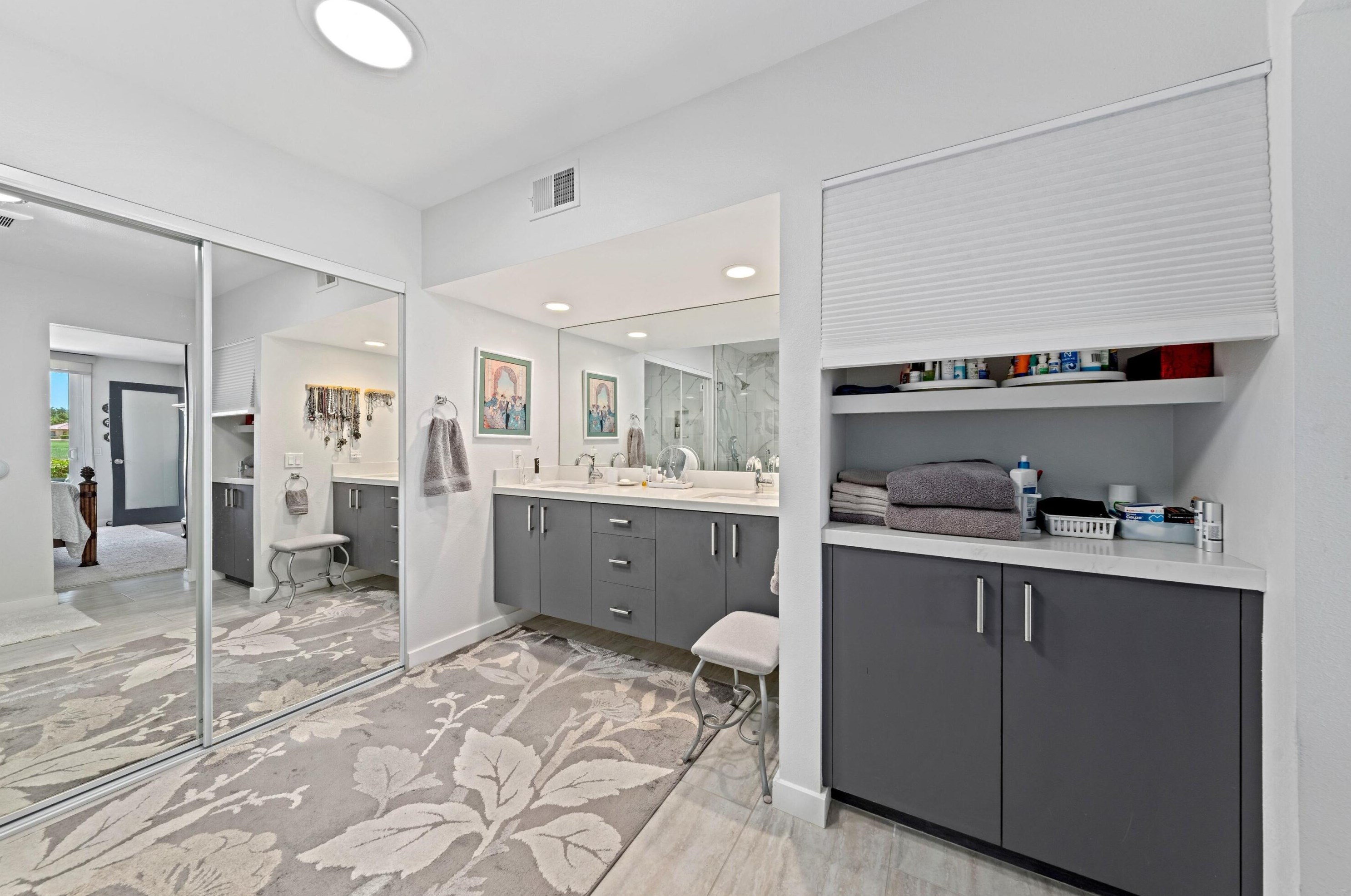 35 Sunrise Dr, Rancho Mirage CA  92270-3879 exterior