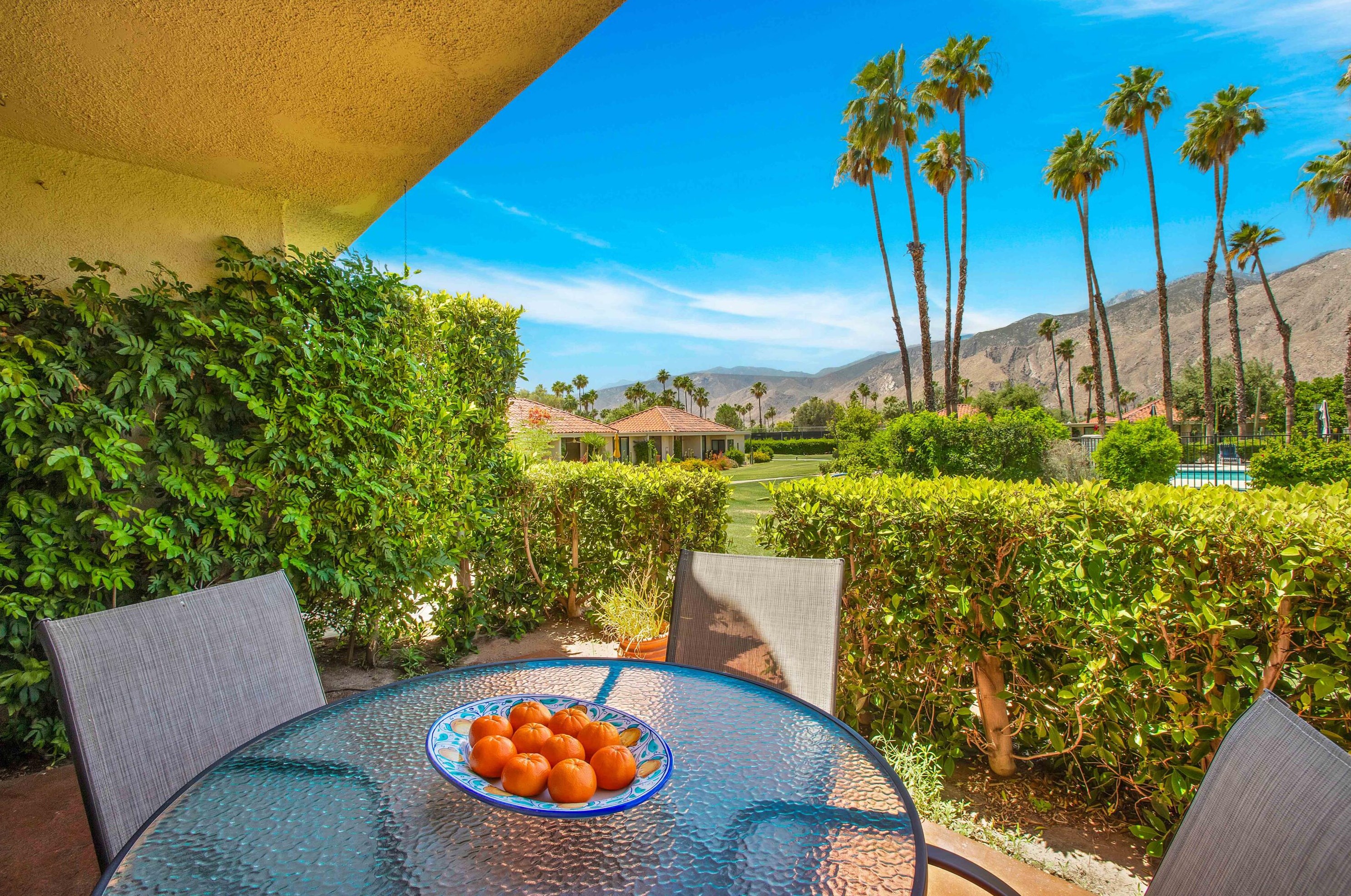 733 Barcelona Cir, Palm Springs, CA 92262-6221