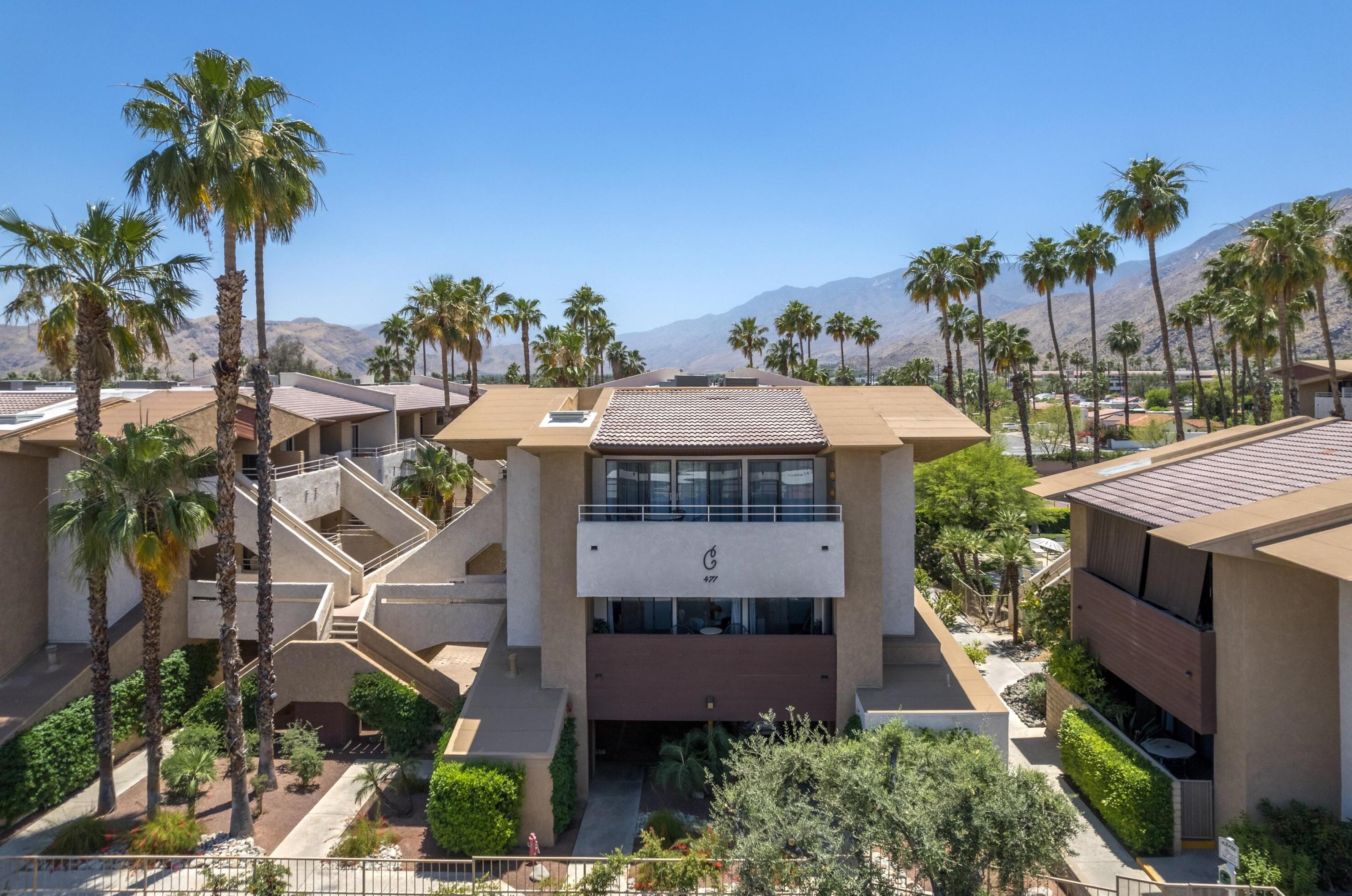 471 Calle El Segundo, Palm Springs, CA 92262-7586