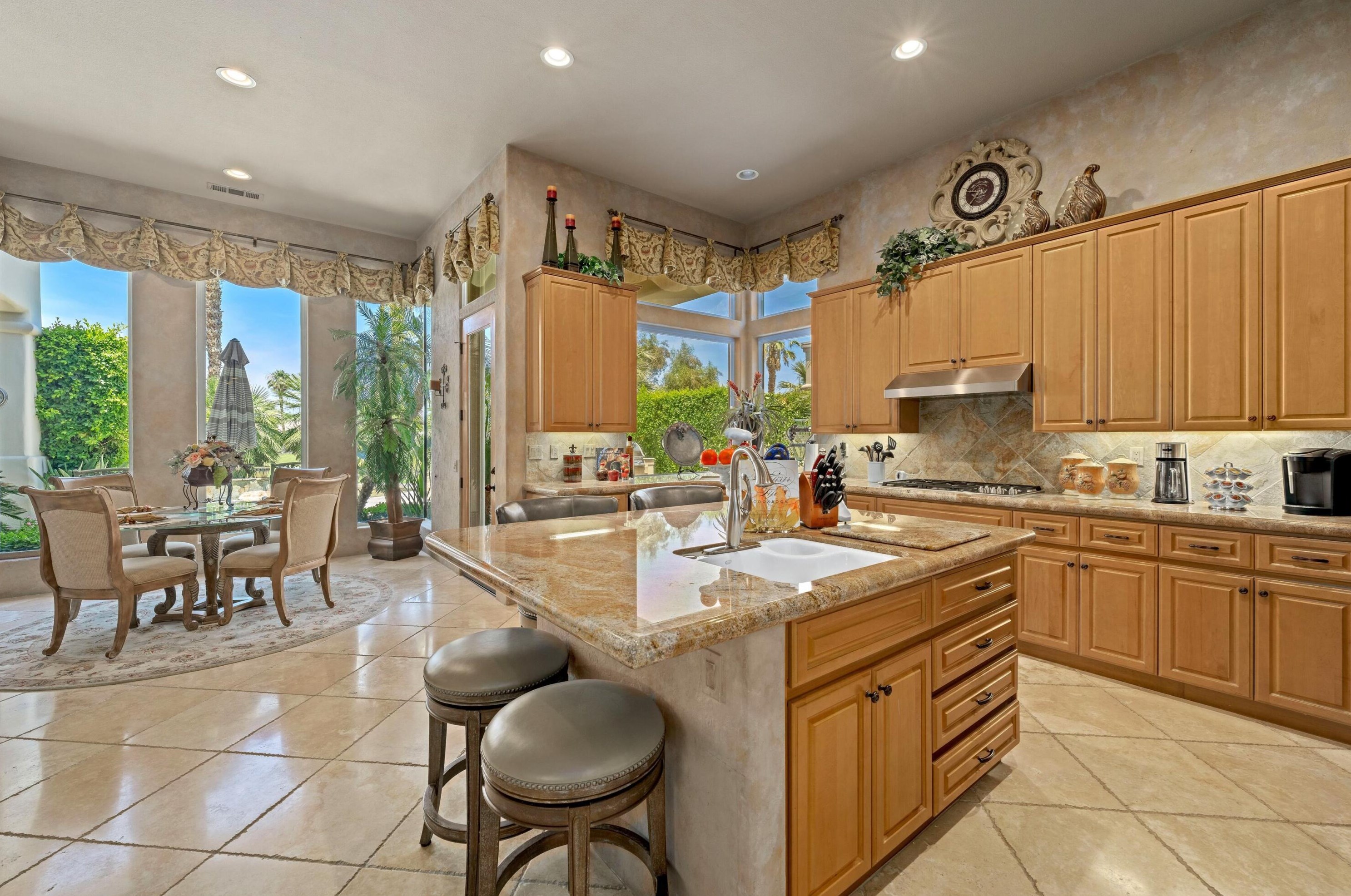 80710 Weiskopf, La Quinta CA  92253-5687 exterior