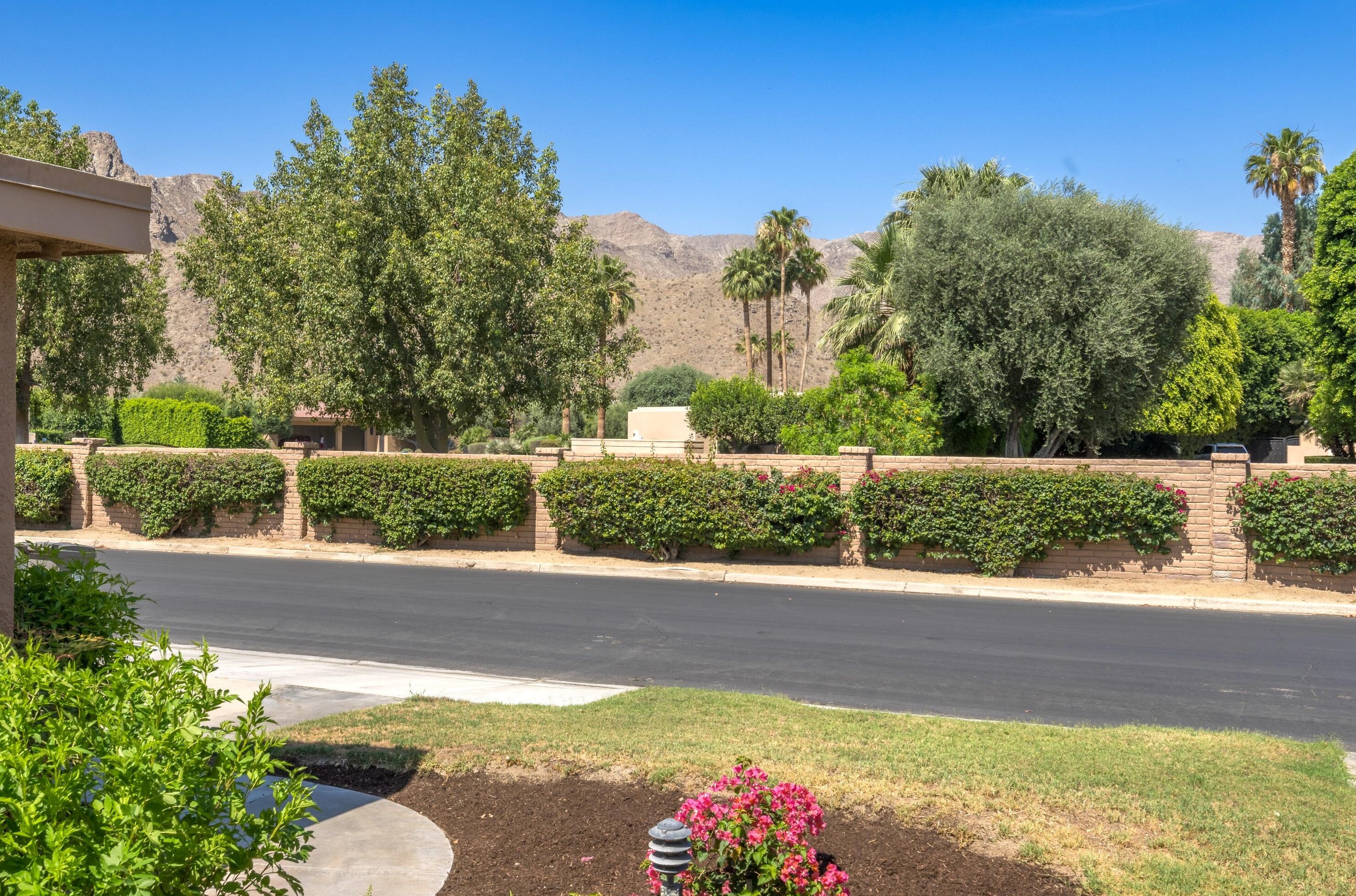 99 La Cerra Dr, Rancho Mirage, CA 92270-3811