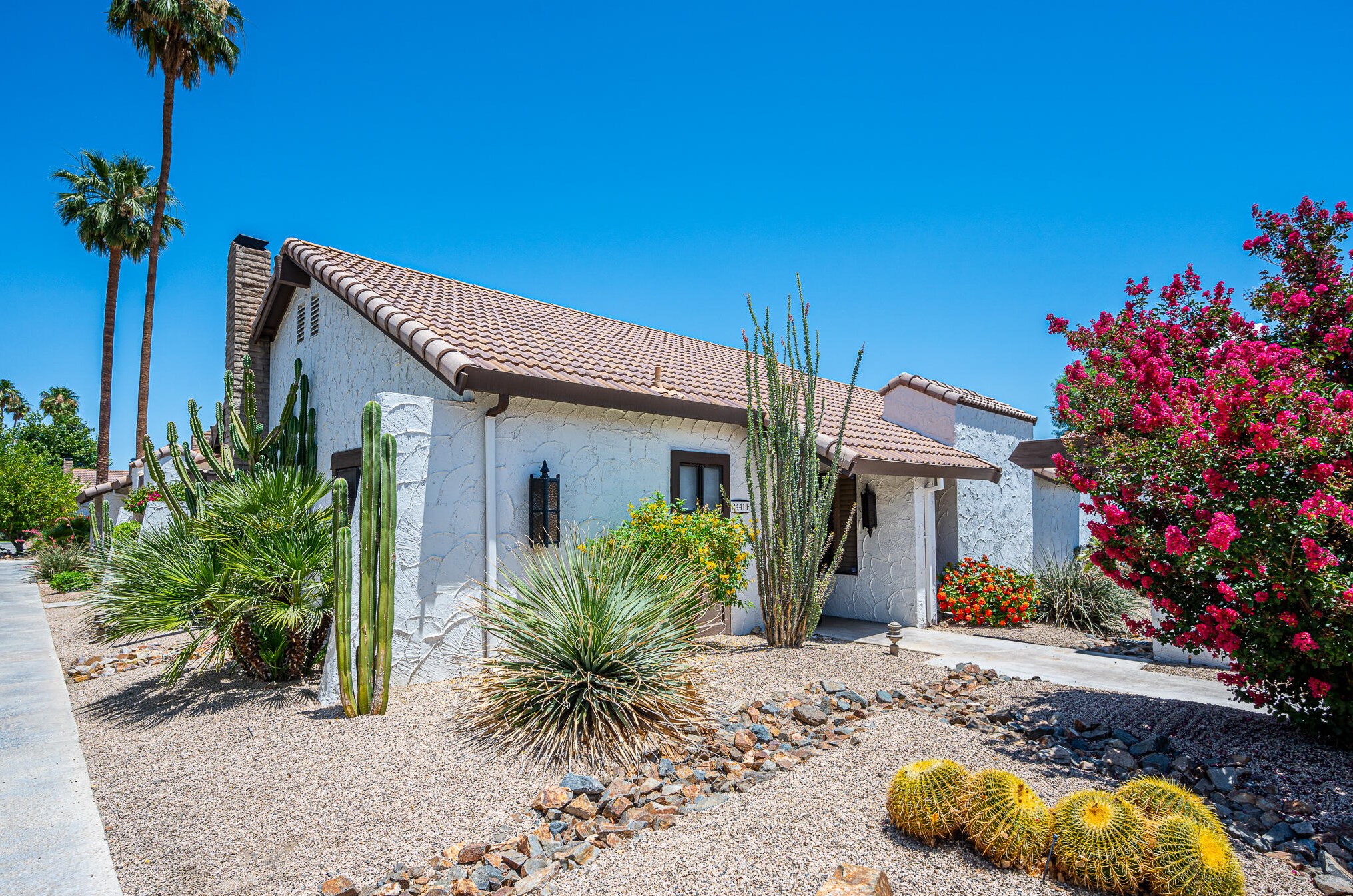 2441 Gene Autry Trl, Palm Springs, CA 92264-5860